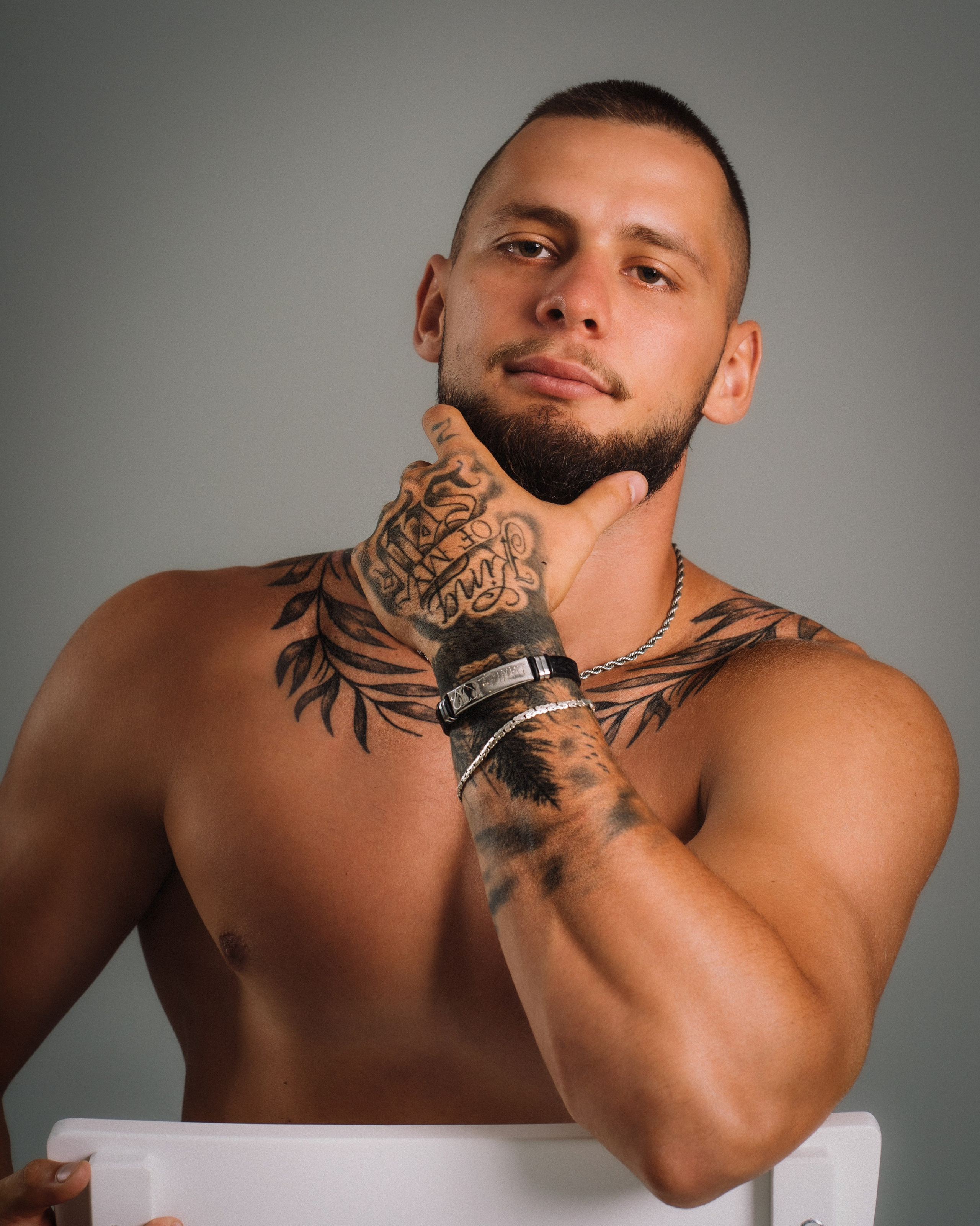 Laura x Daniel — Conexiune, Contrast și Cinematic. VStudio — mai mult decât fotografii