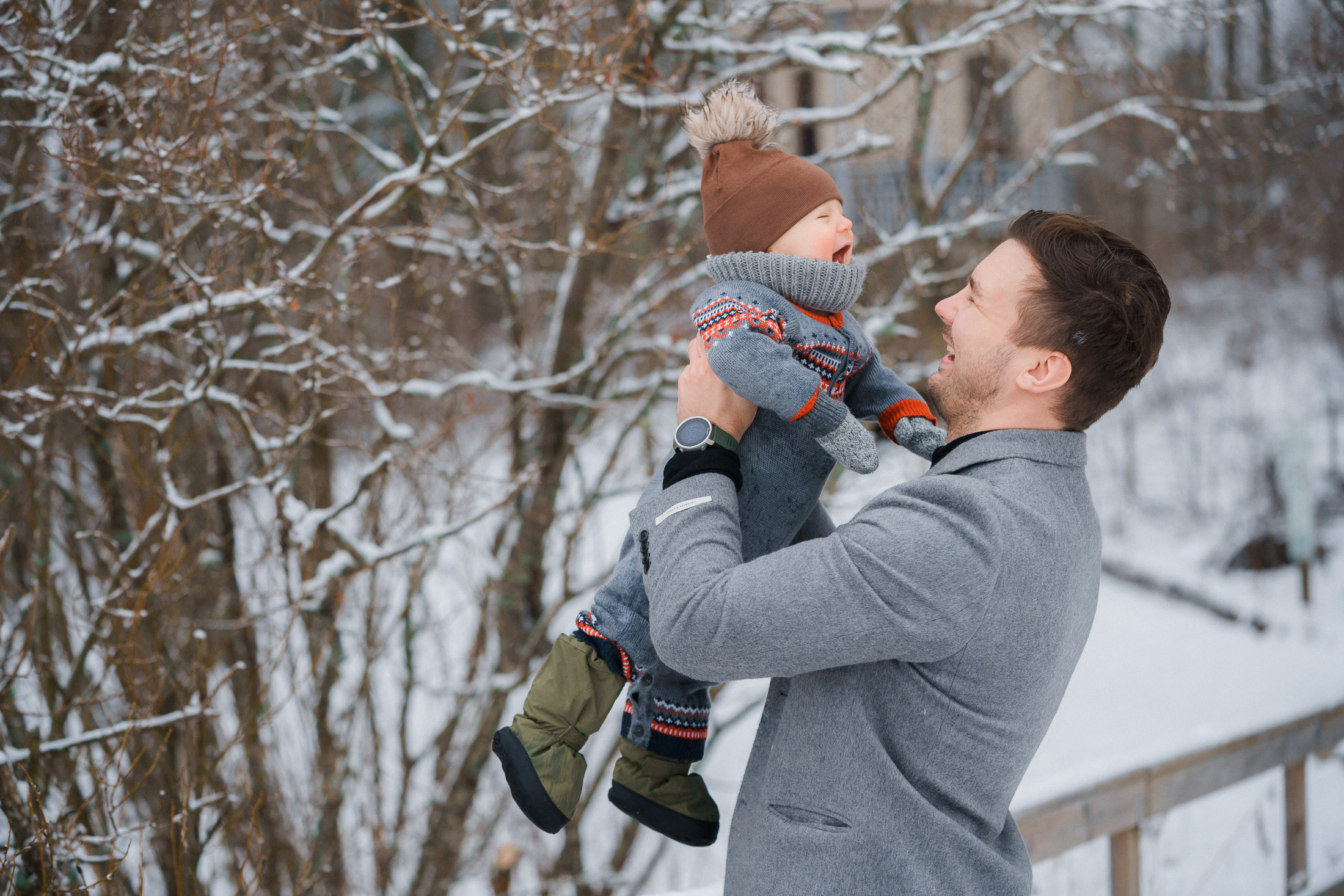 Perhekuvaus Espoon Laajalahden rannalla