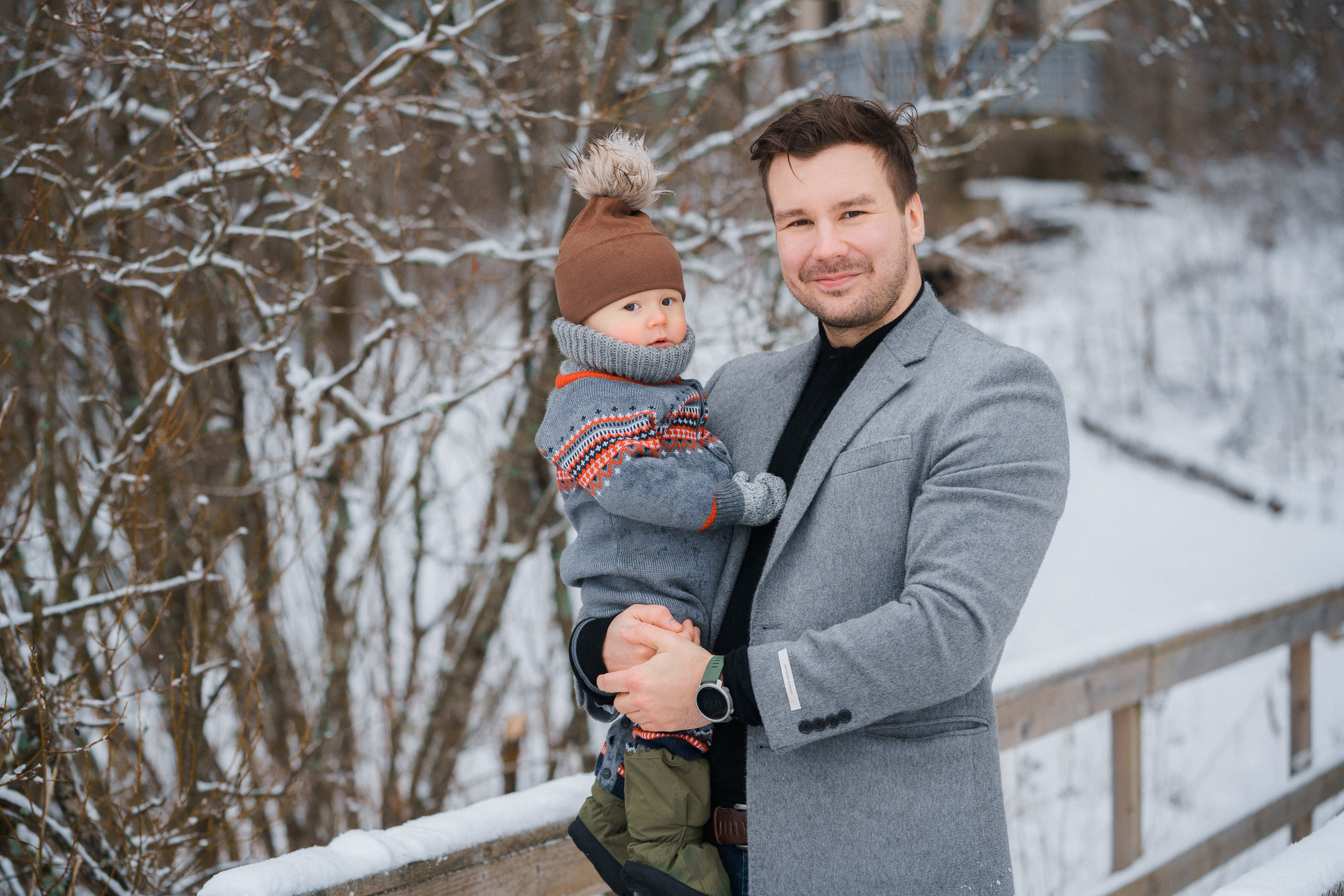 Perhekuvaus Espoon Laajalahden rannalla