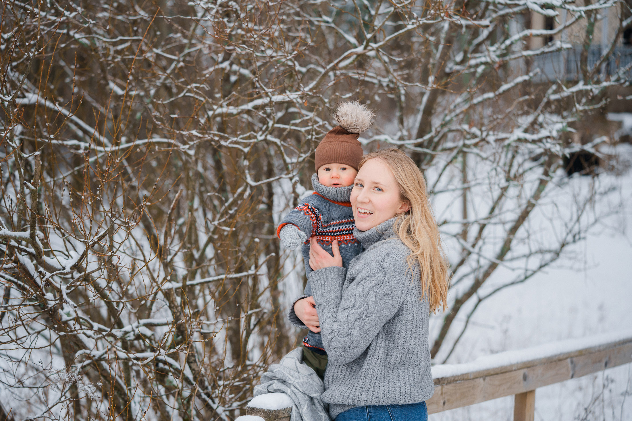 Perhekuvaus Espoon Laajalahden rannalla