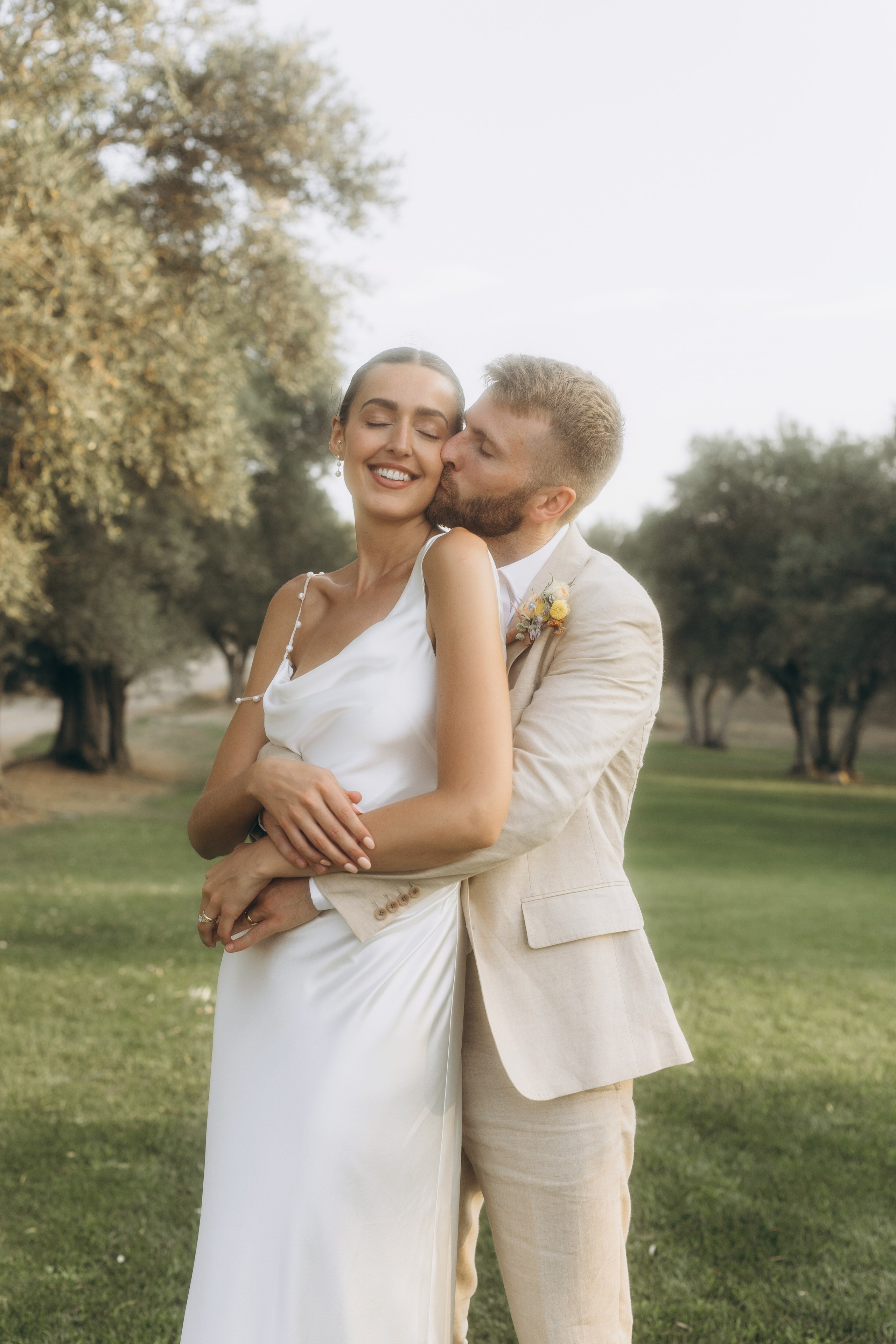 Lauren & Jamie. Hotel Castell d’Emporda. Paola wedding photographer / videographer in Barcelona