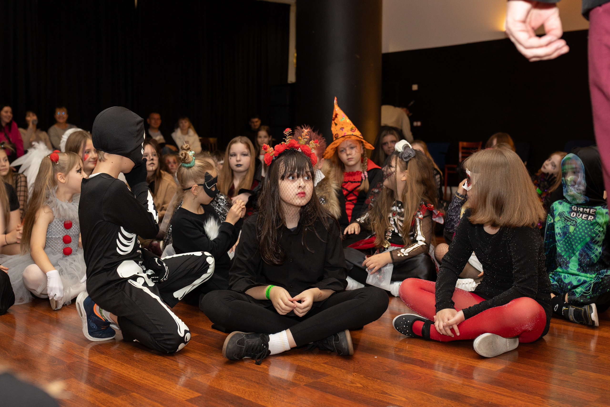 Leo dance studio Helloween 2025. Семейный и детский фотограф в Варшаве Мила Бобровская