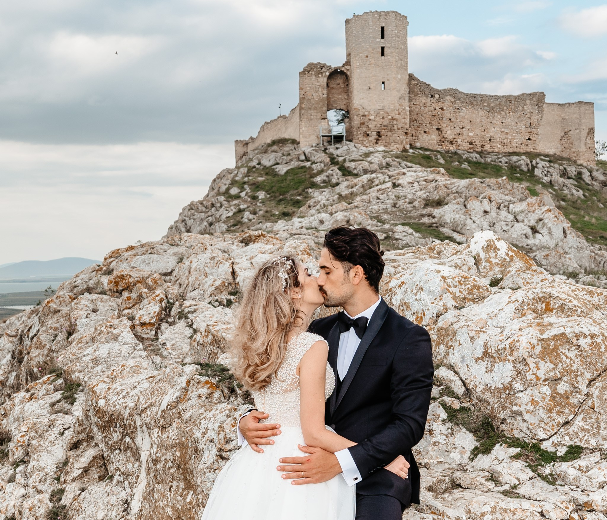 Alexandra & Robert. Www.besttalesstudio.com