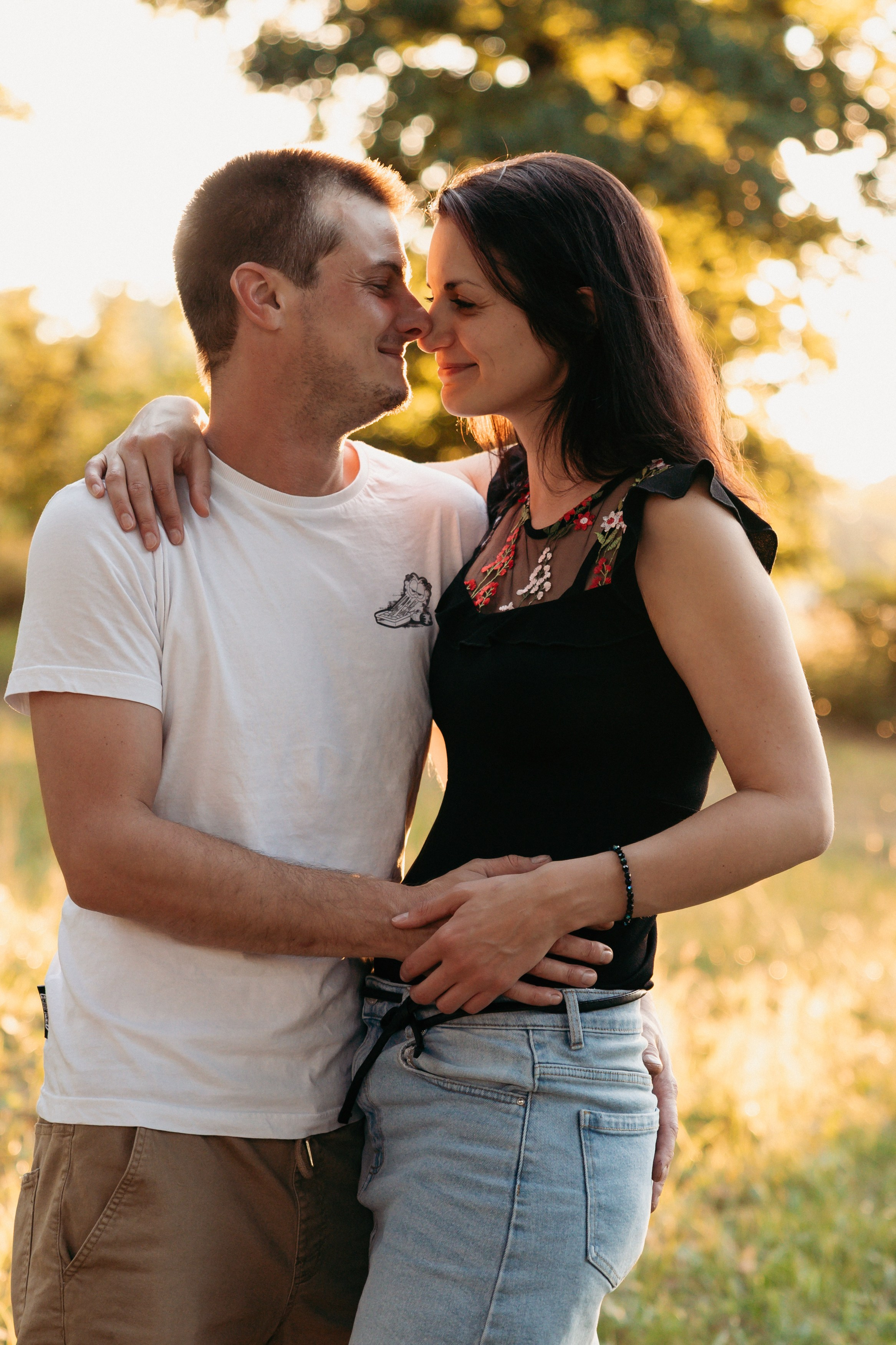 Family in the Park. Lifestyle and Family Photographer in Pisek Oxana Telupilova