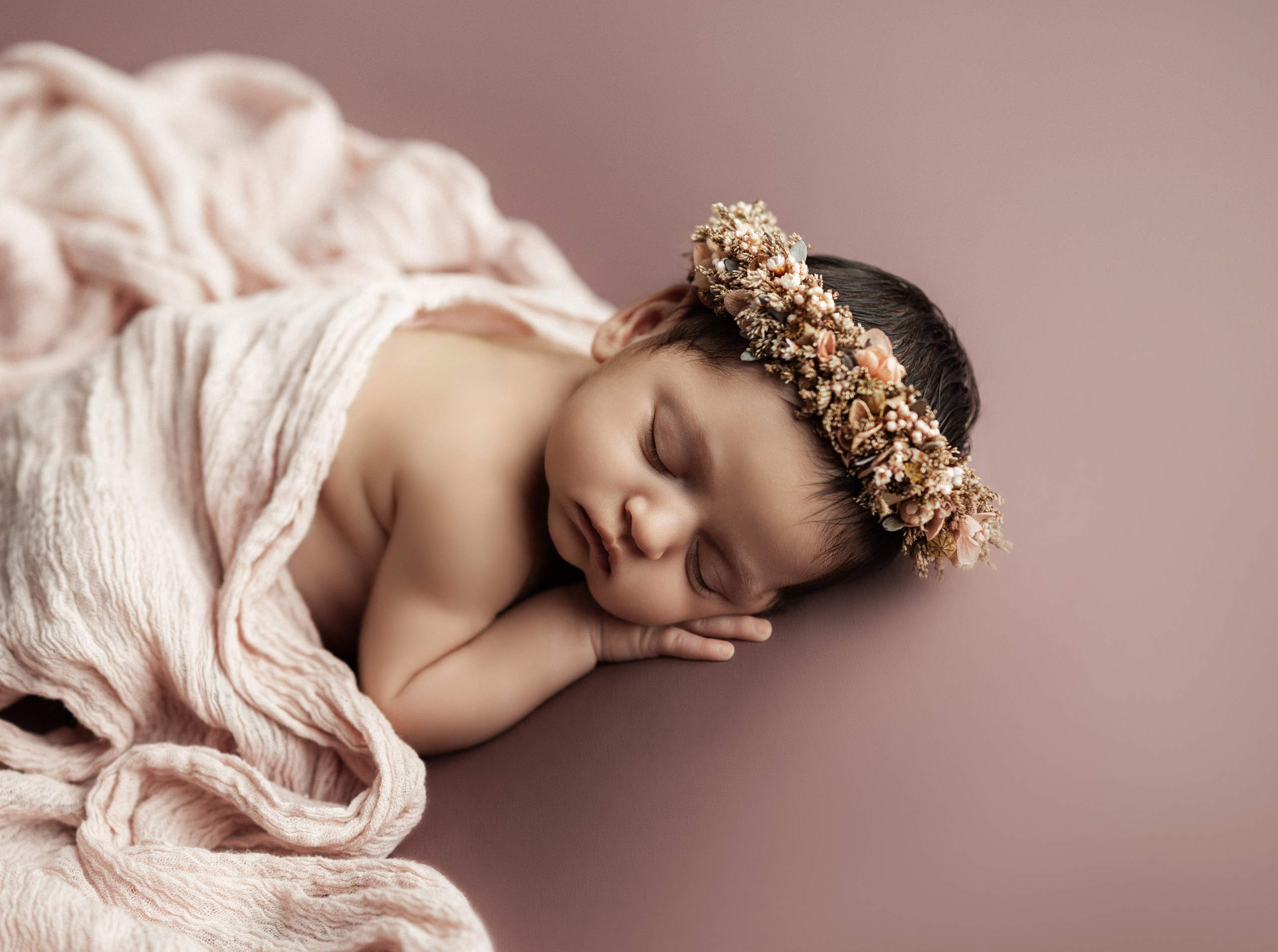 Newborn, kids, family photographer based near Zurich, Switzerland