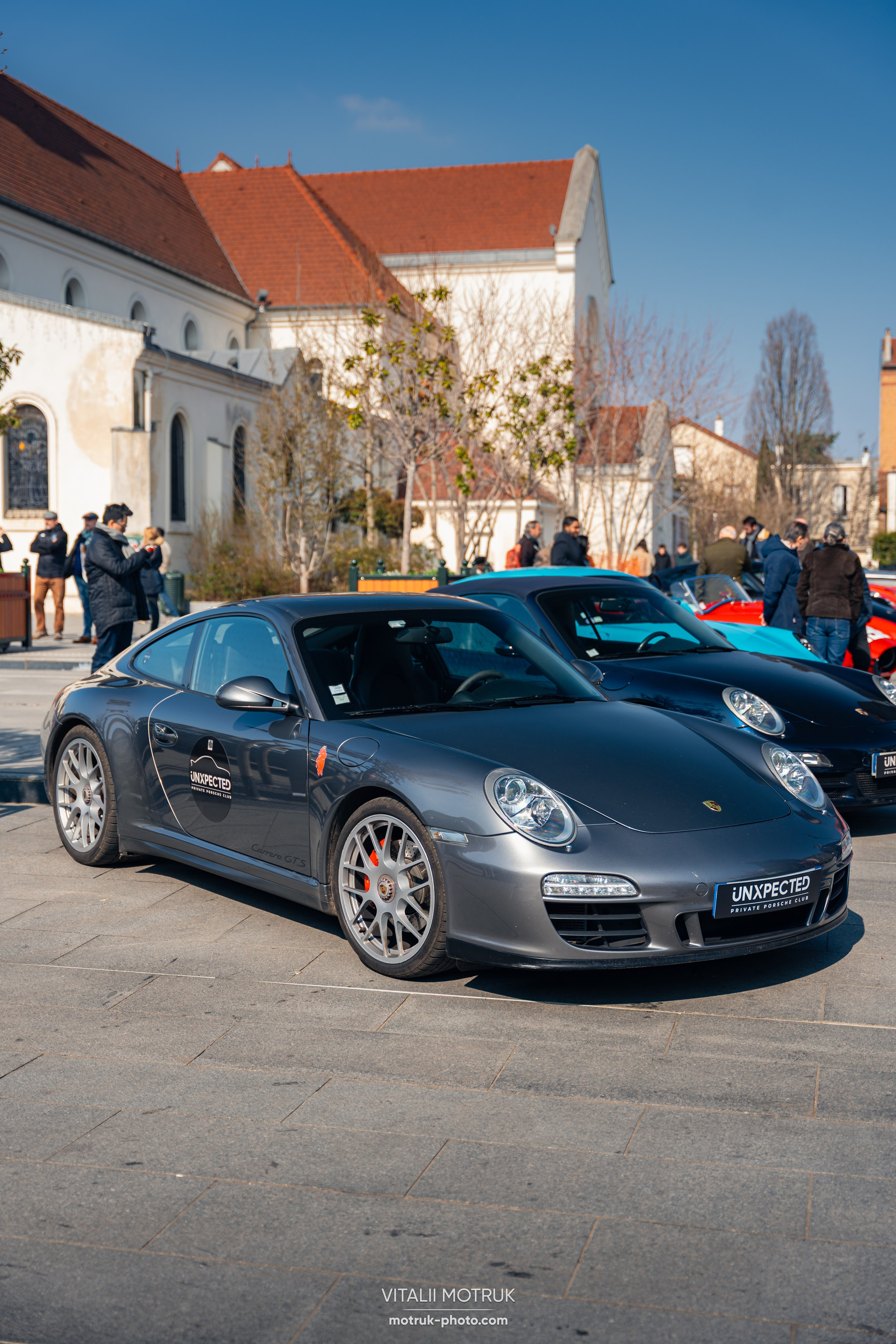 Rassemblement Garenne Colombes — 16 mars. Photographe de voitures à Paris — Vitalii Motruk