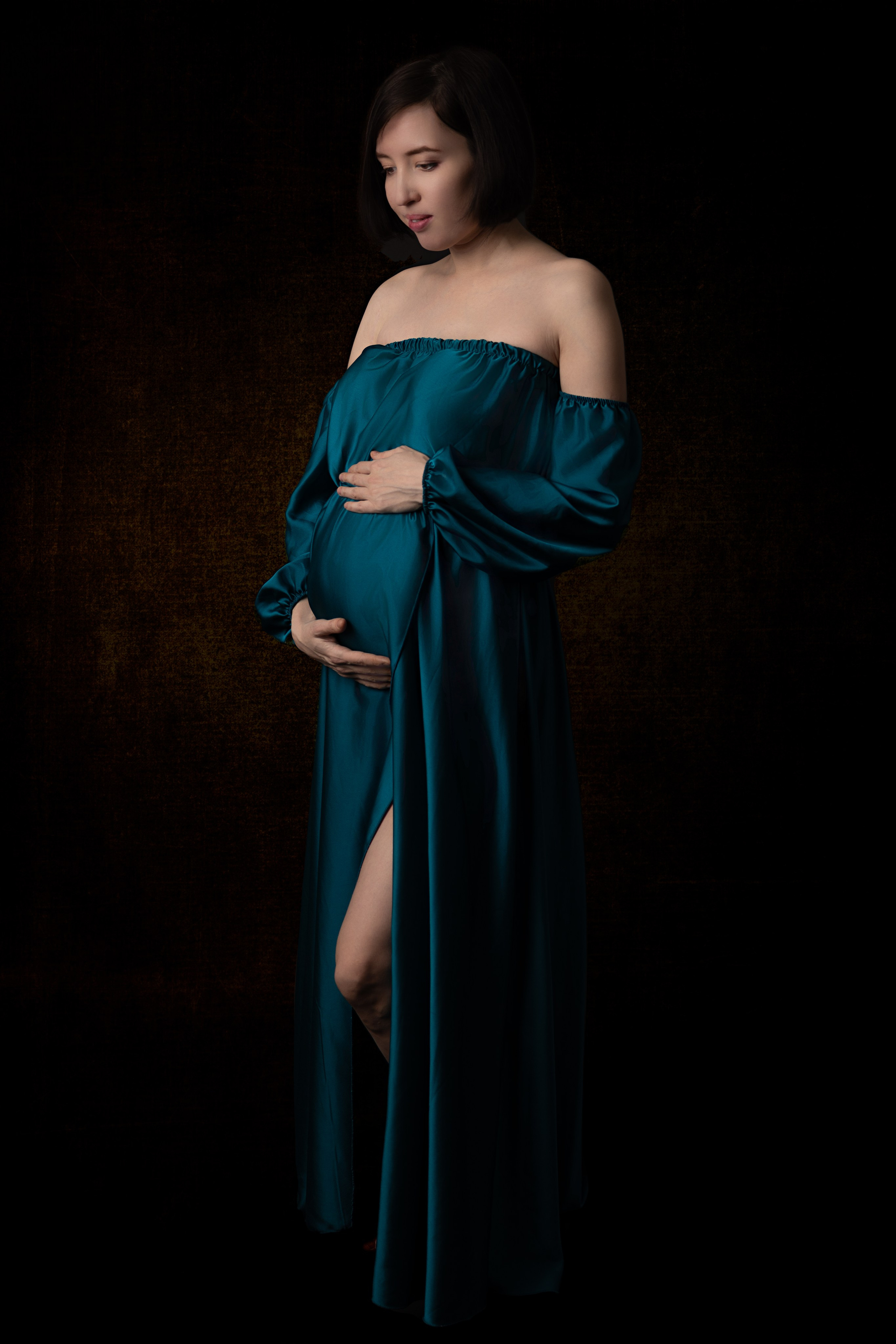 Maternity photoshoot in Dresden – soft and emotional pregnancy photography