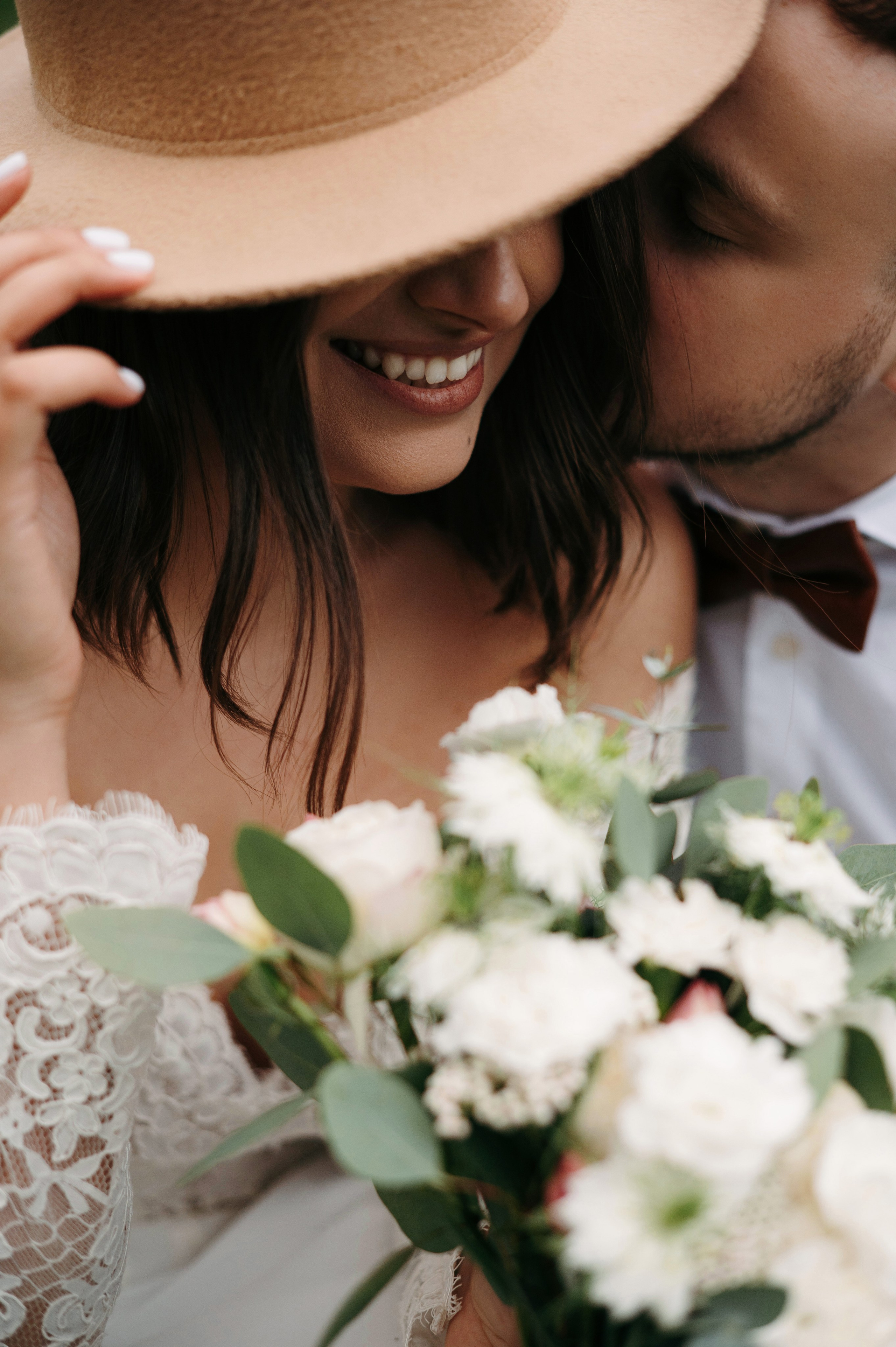 Hochzeitsfotoshooting in den Bergen | Natürliche & Romantische Hochzeitsbilder