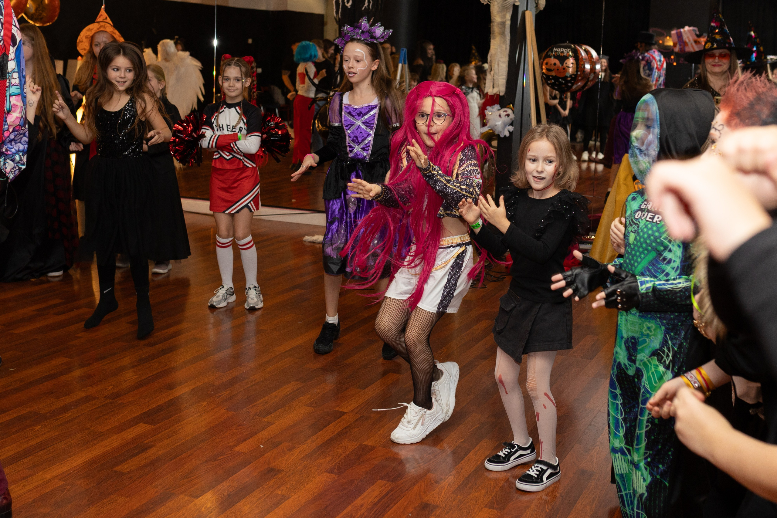 Leo dance studio Helloween 2025. Семейный и детский фотограф в Варшаве Мила Бобровская