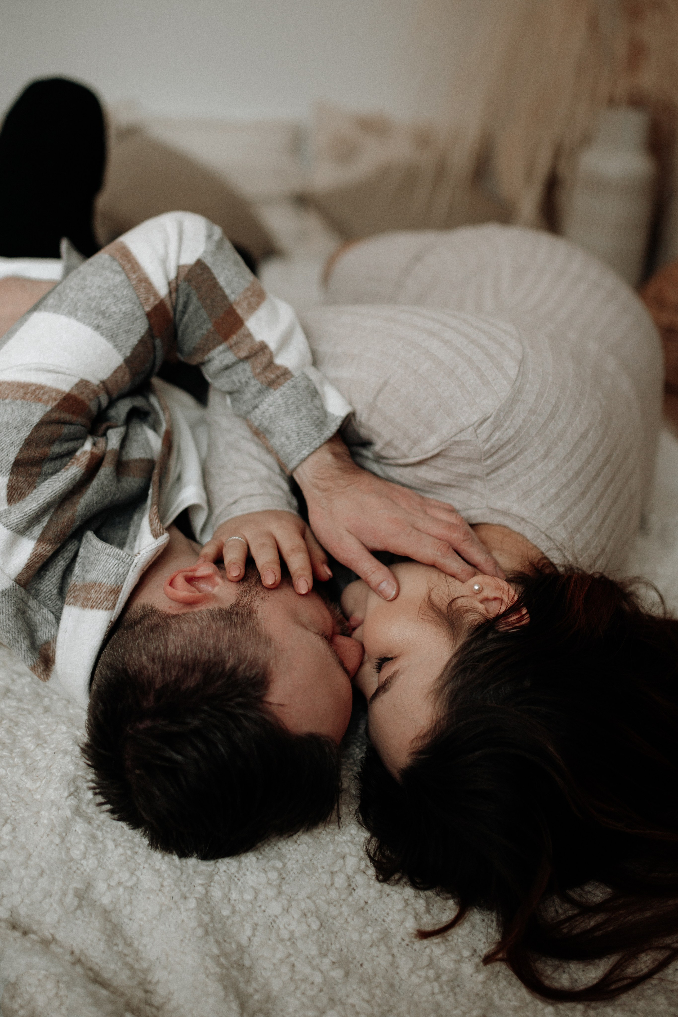 Pełna emocji fotografia sesja ciążowa lifestyle | Natalia Malinowska Fotografia | Augustów Warszawa. Natalia Malinowska Fotografia | Fotograf ślubny i rodzinny Augustów Warszawa