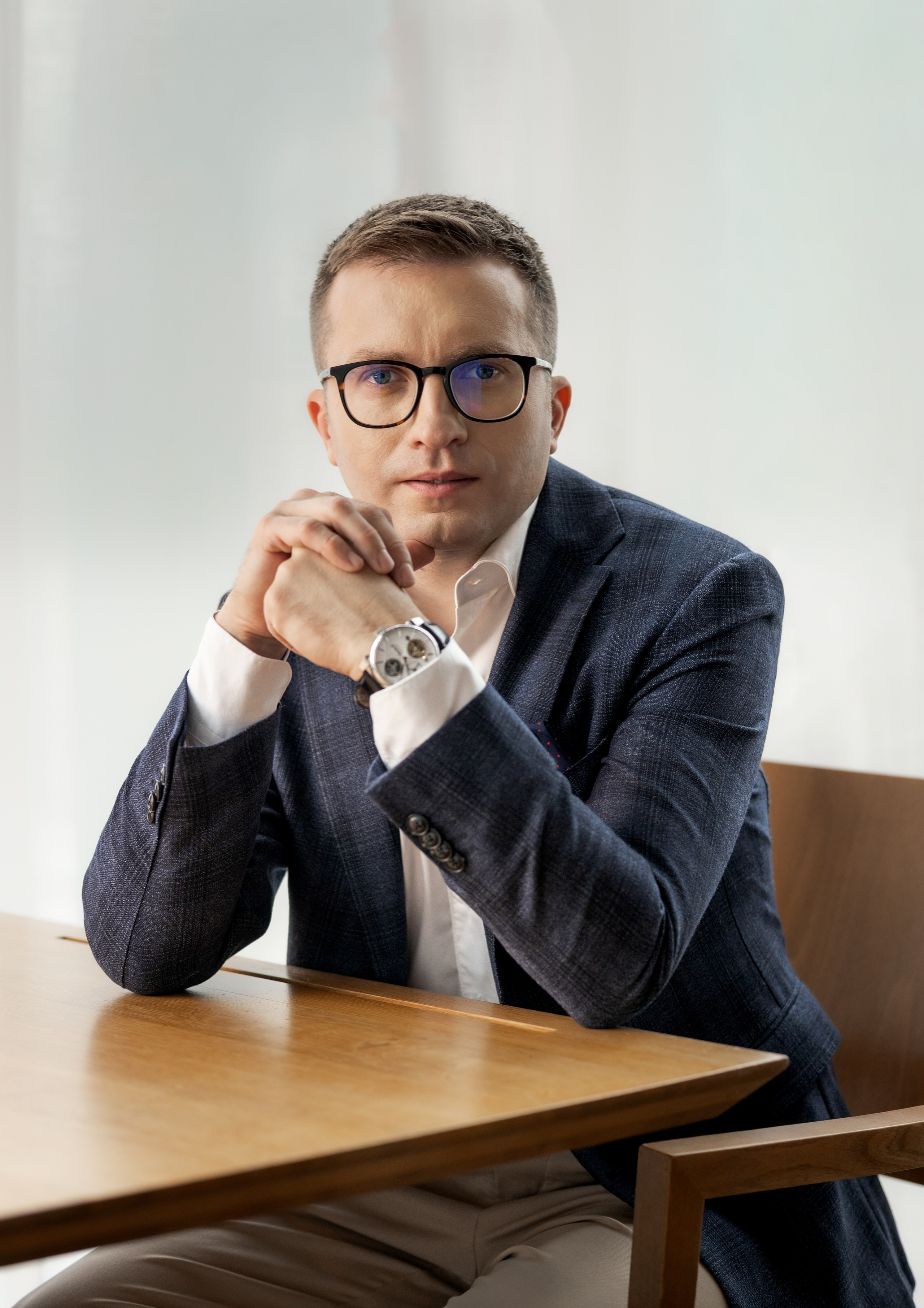 Korporátní a firemní fotografie. Dana Lišková — Empatická fotografka | Introspektivní umělkyně | Neurodivergentní koučka| Zakladatelka Artepy.cz