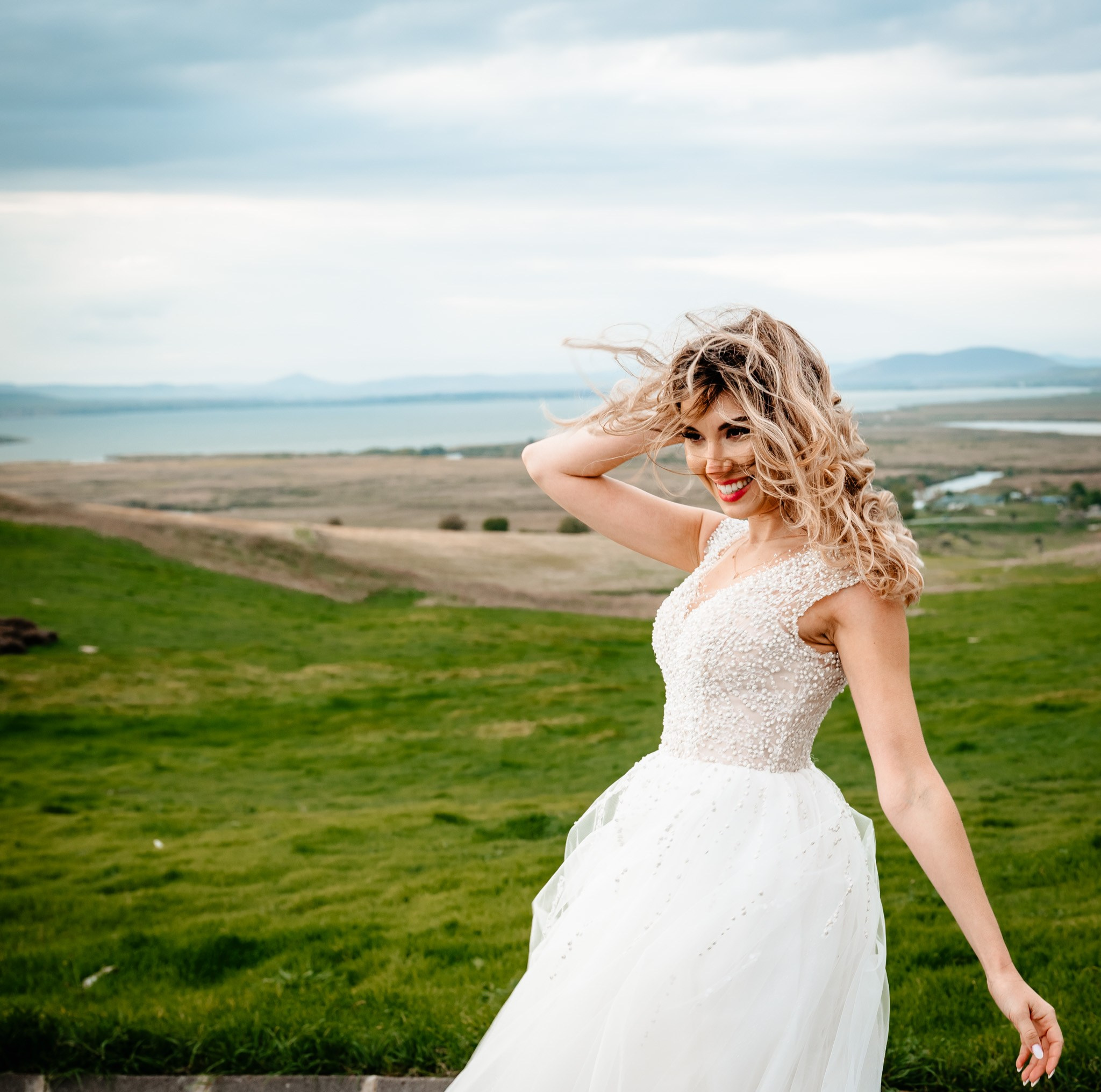 Alexandra & Robert. Www.besttalesstudio.com