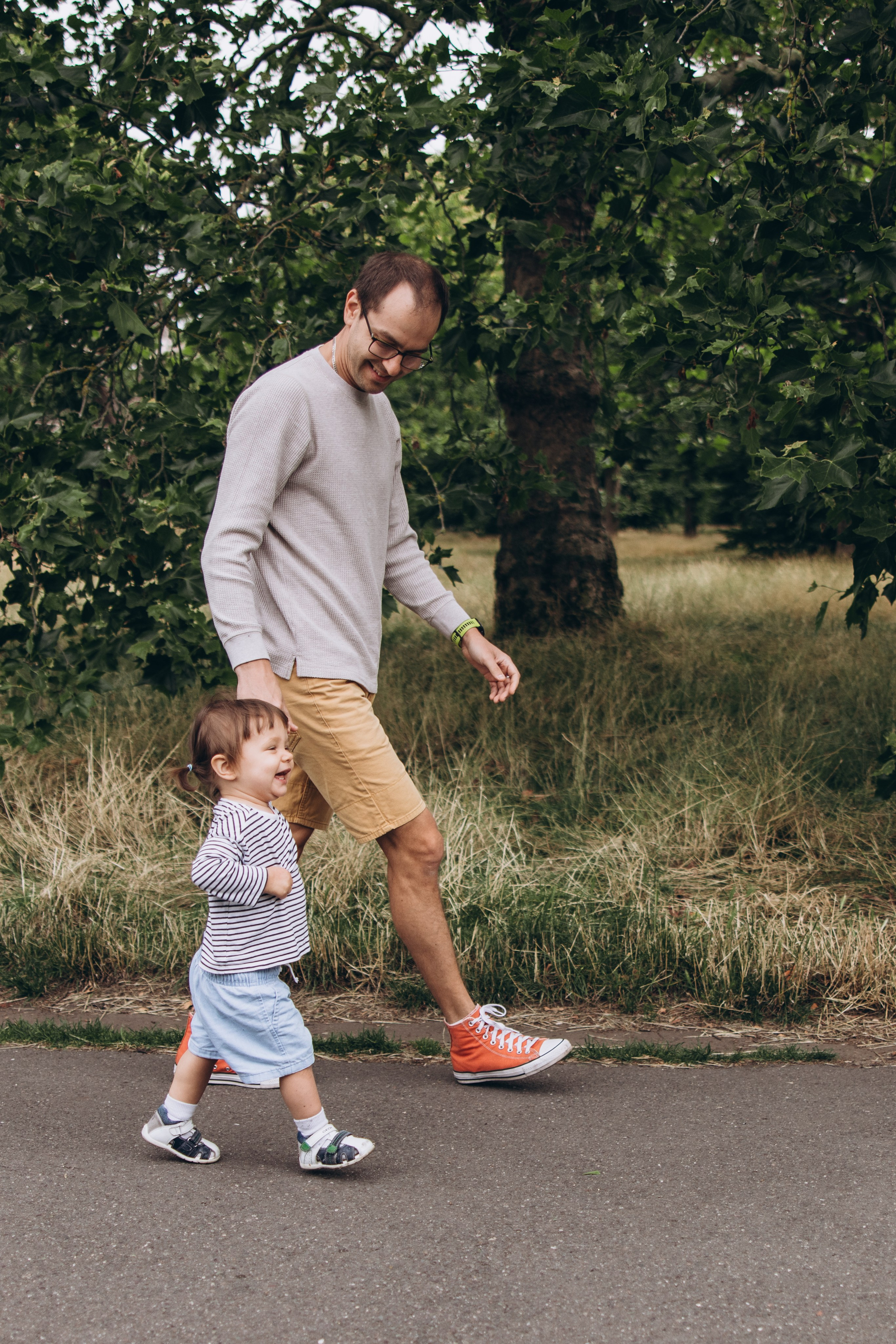 Milena with parents (Greenwich Park). Anastasia Klink, Photographer in London