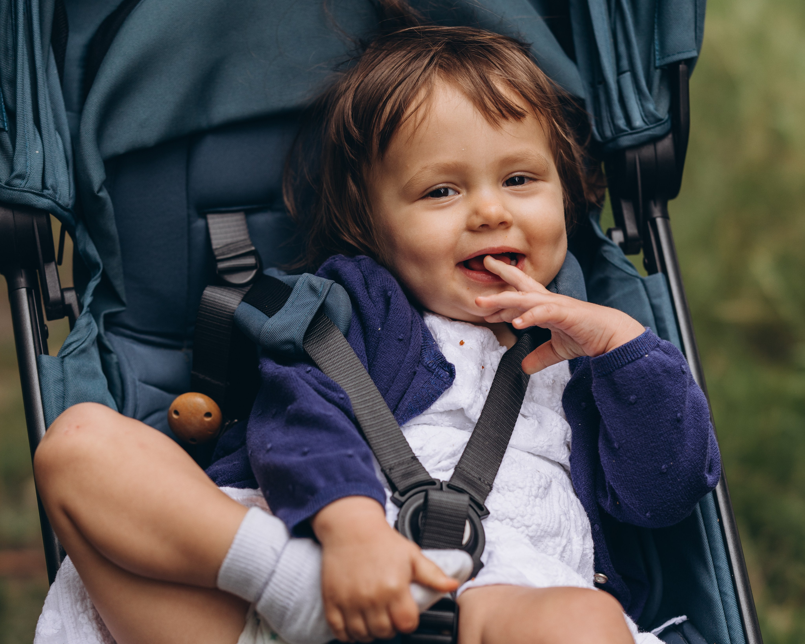 Milena with parents (Greenwich Park). Anastasia Klink, Photographer in London