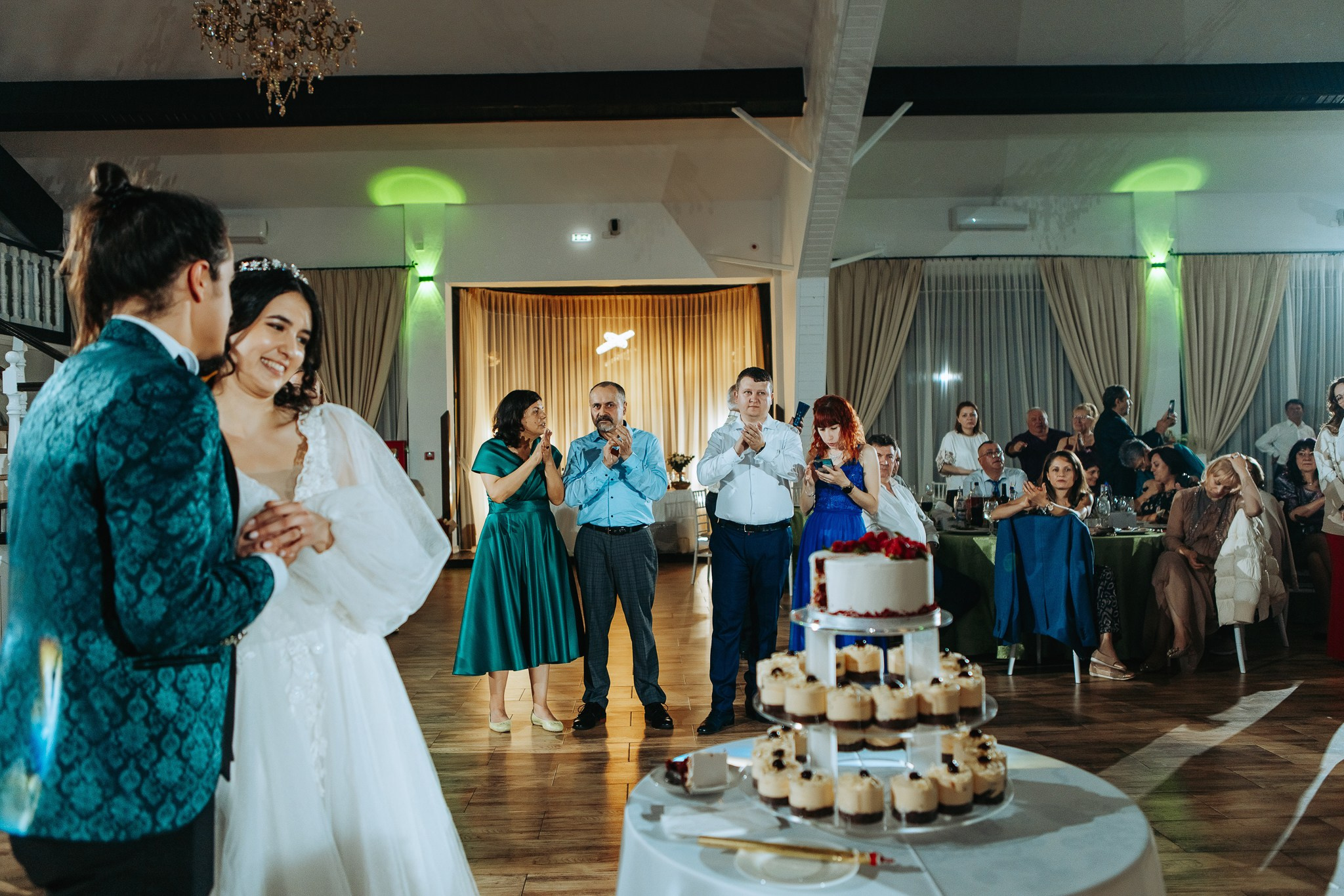 Radu si Diana. Wedding photographer and videographer