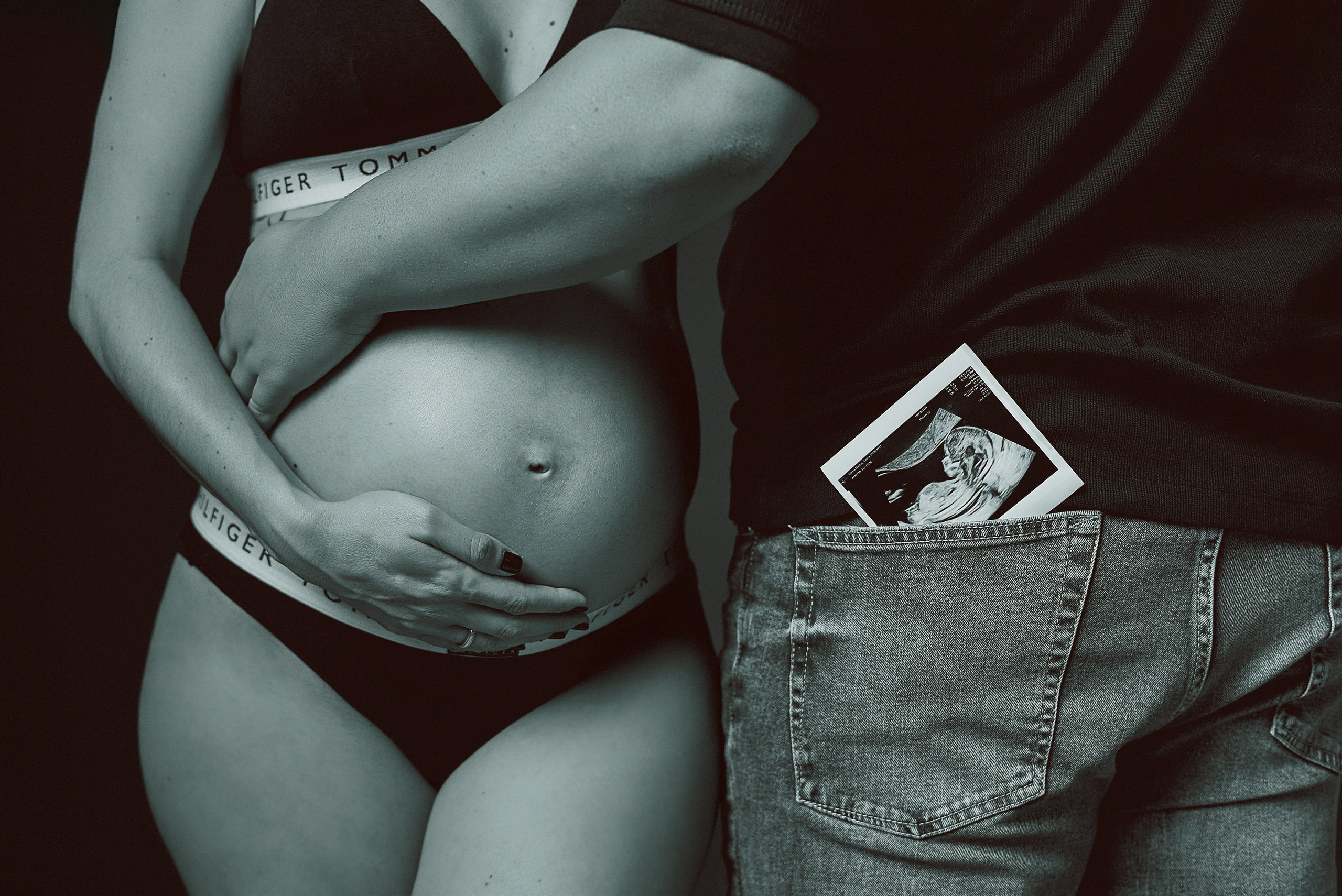 Sesión de fotos de embarazo en Tenerife | Fotografía de maternidad y familia. Fotógrafos en Tenerife dedicados a la fotografía de bebes, niños y familia