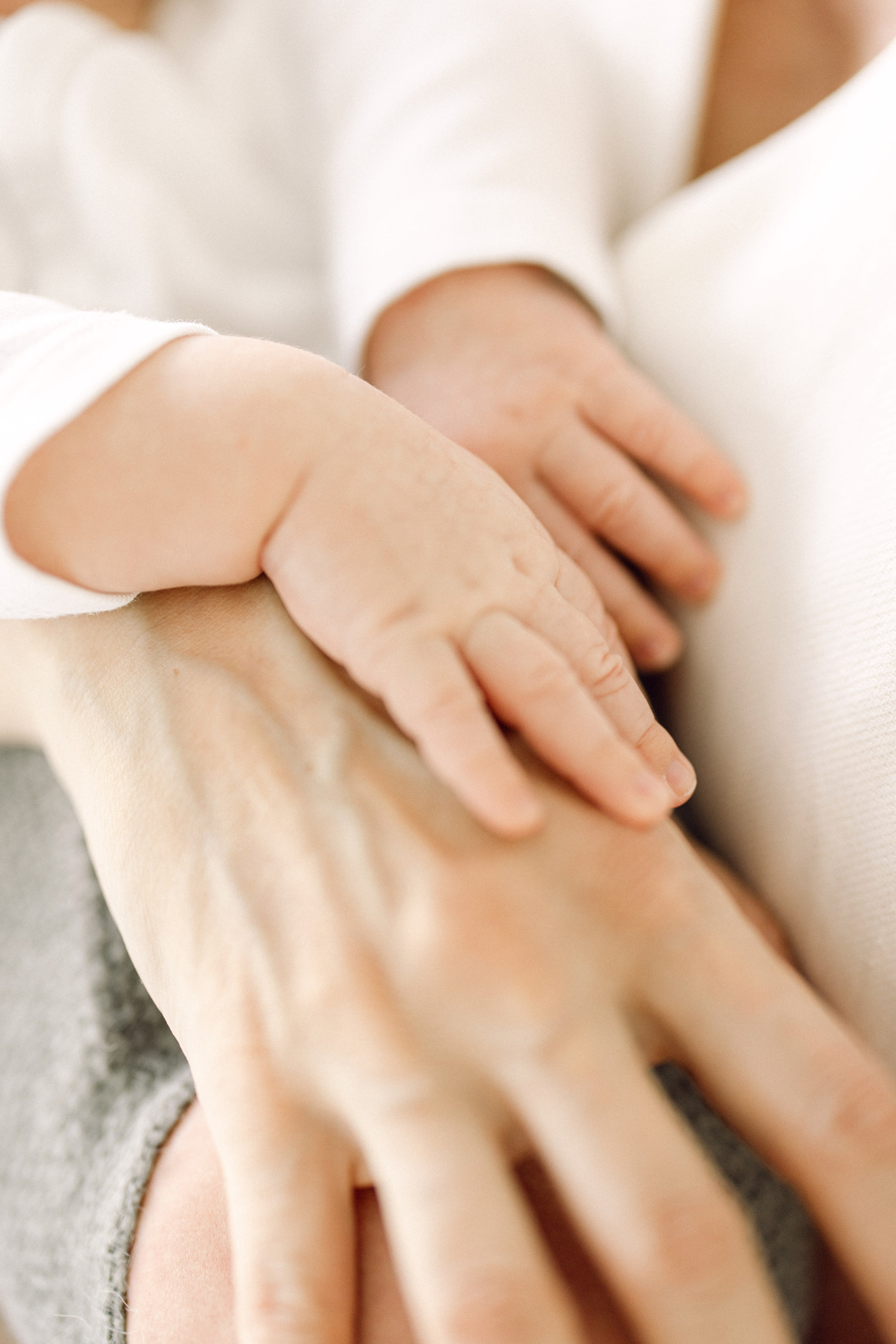 Newborn-Fotografie im Raum Zürich — mit Herz und Blick fürs Wesentliche. Wedding and Family Photographer Switzerland and Italy. Valeria Diaz