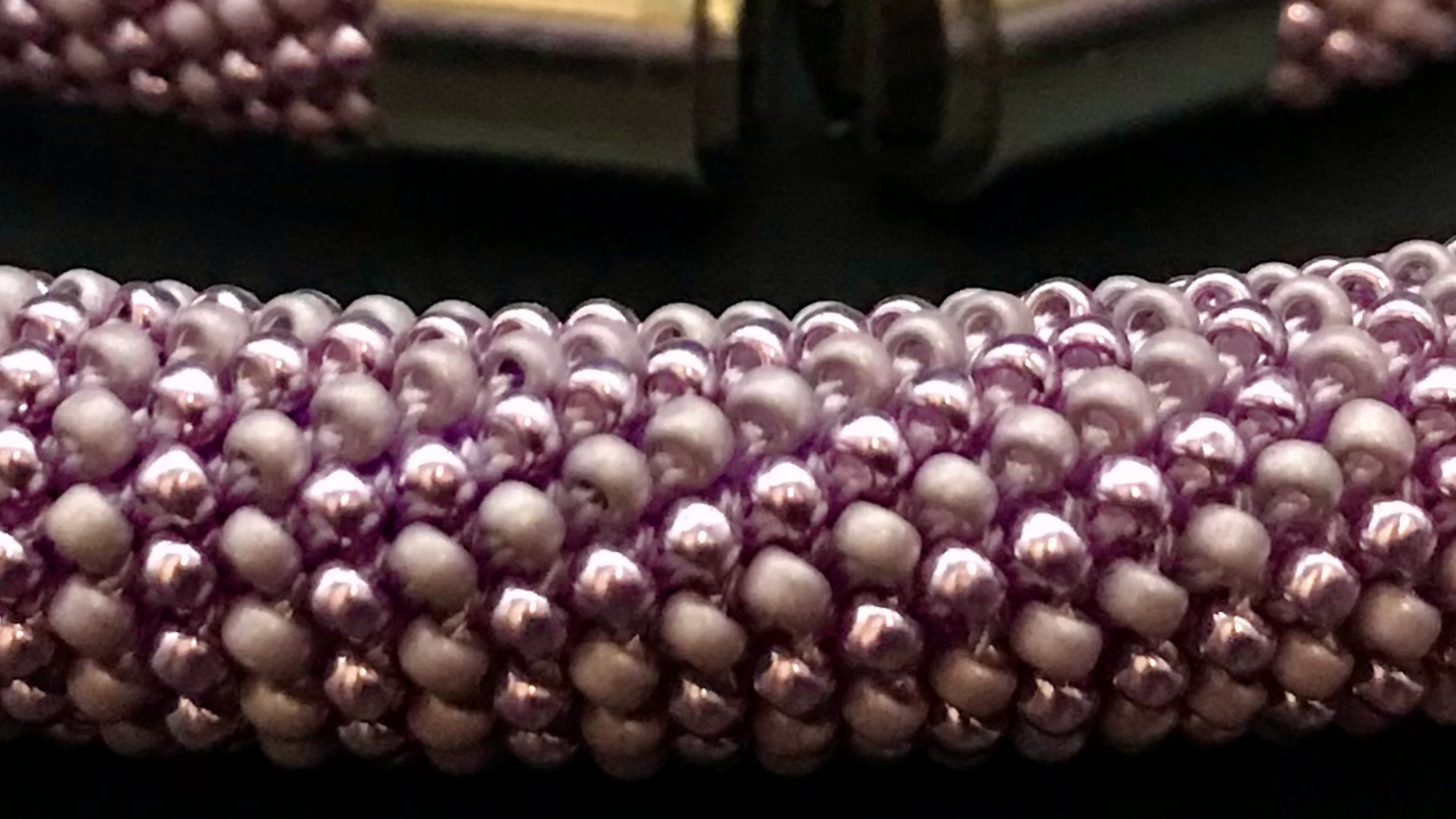 Bijoux pour cadeau. Milok et Kirok sont des gens positifs et réels. Nous serons ravis de v