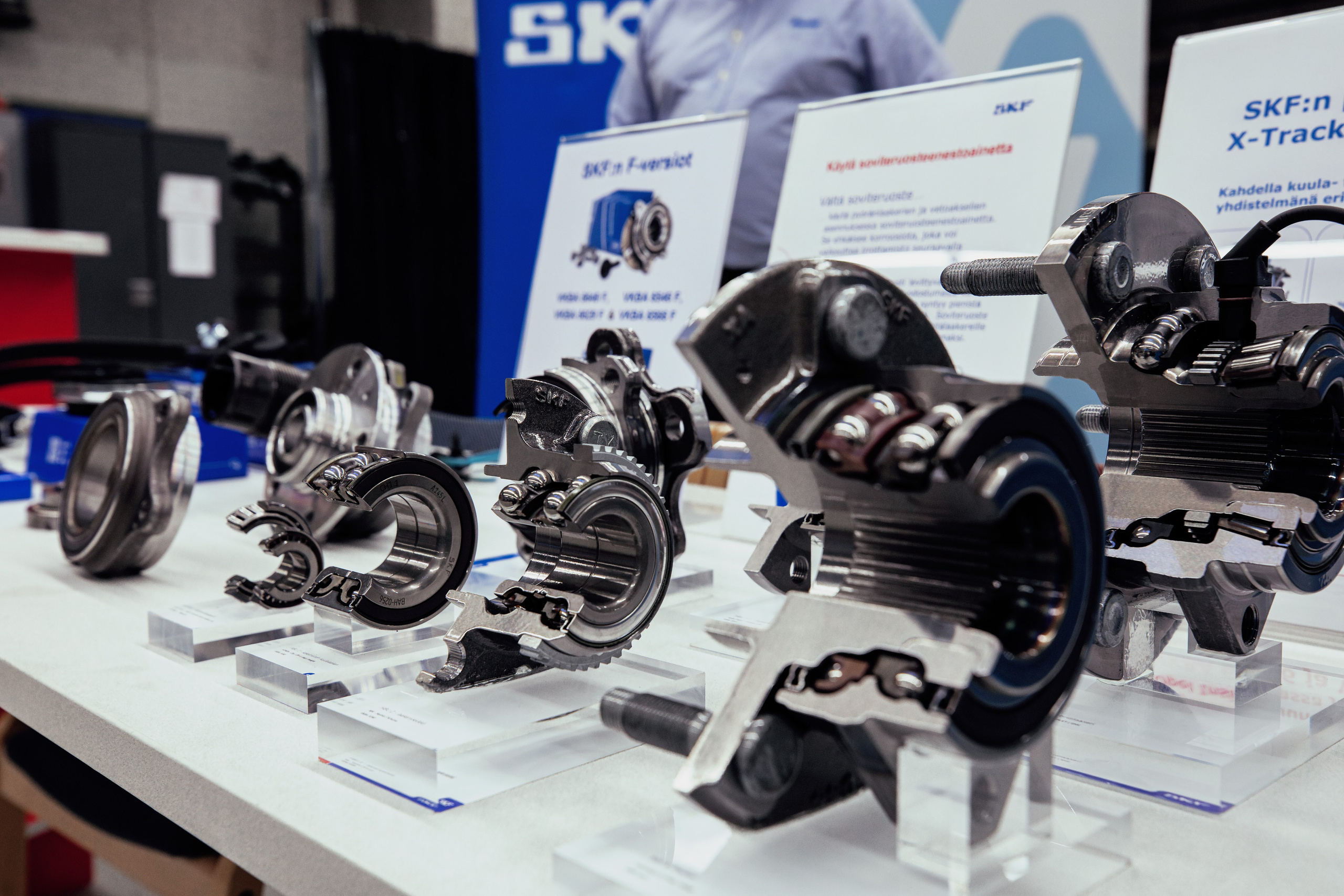 Autokorjaamo. Ekaterina Mansur, muotokuvafotografi Suomessa (Helsingissä ja Uudellam