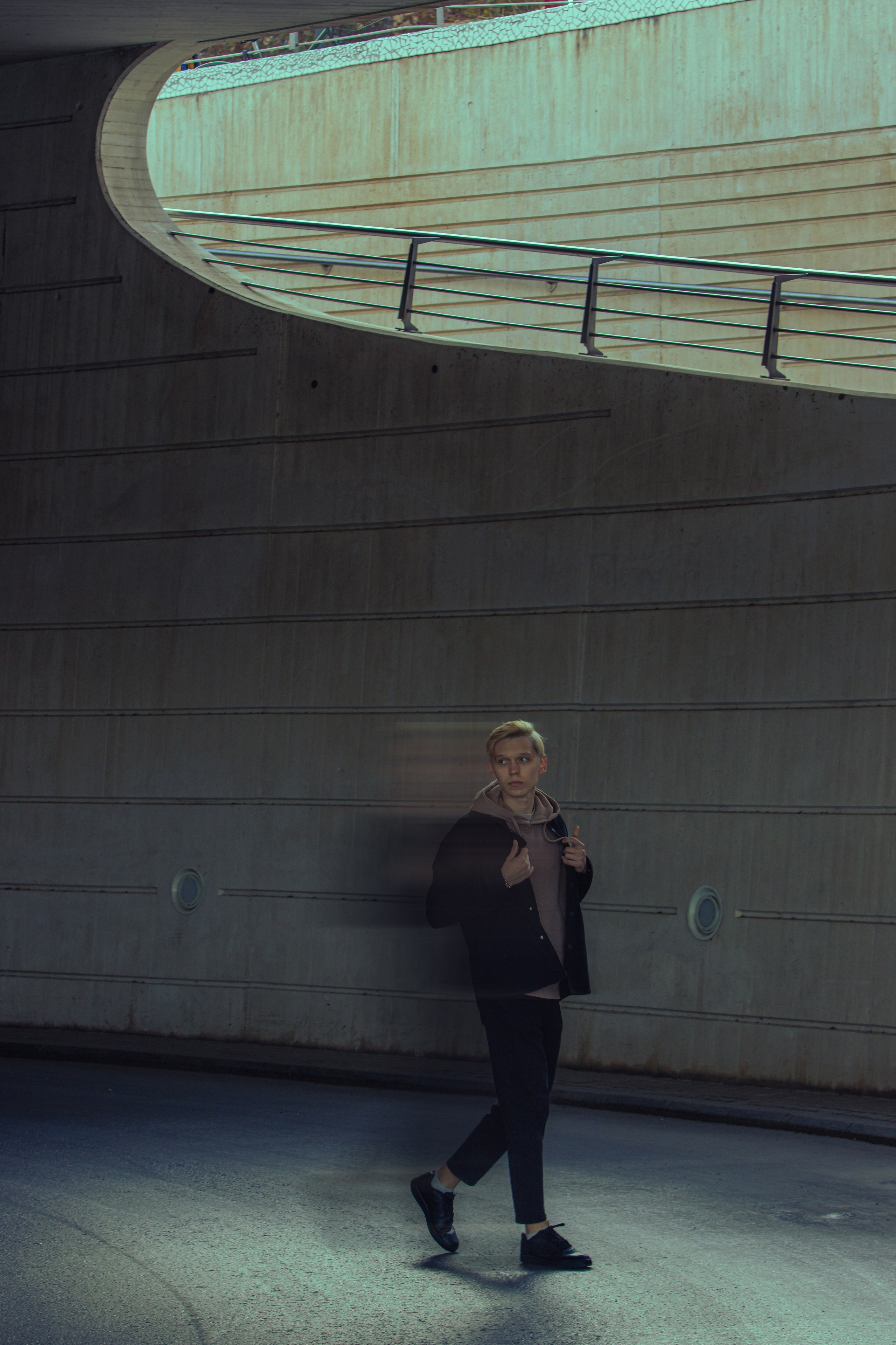 Retrato de un hombre en Valencia. Fotógrafo de retrato, familia y reportajes en Valencia | España | Europa Vitalii Lumier