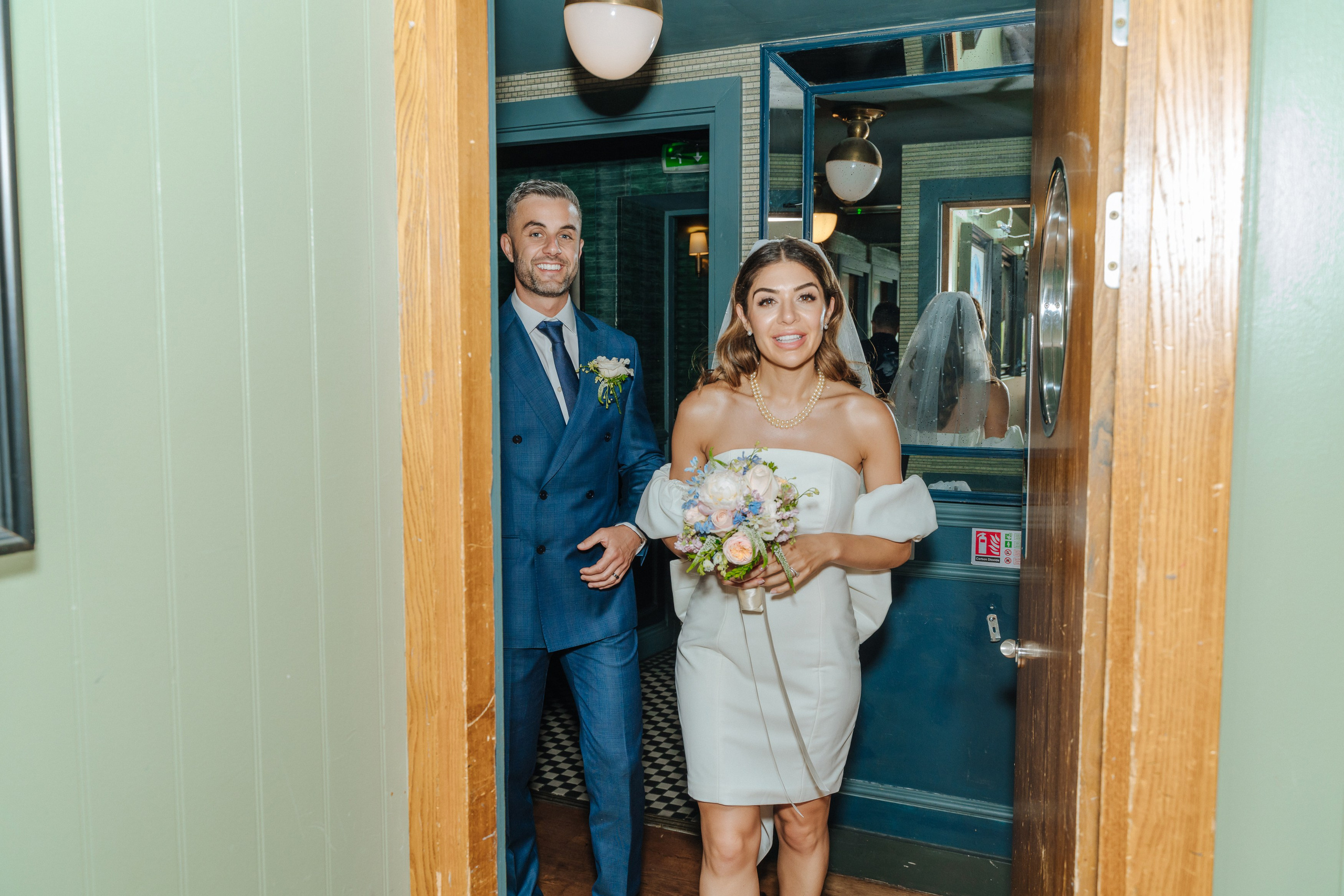 Civil ceremony at Chelsea Old Town Hall,  Wedding in Chelsea, Wedding in London,  wedding photographer in Chelsea, wedding photographer in London