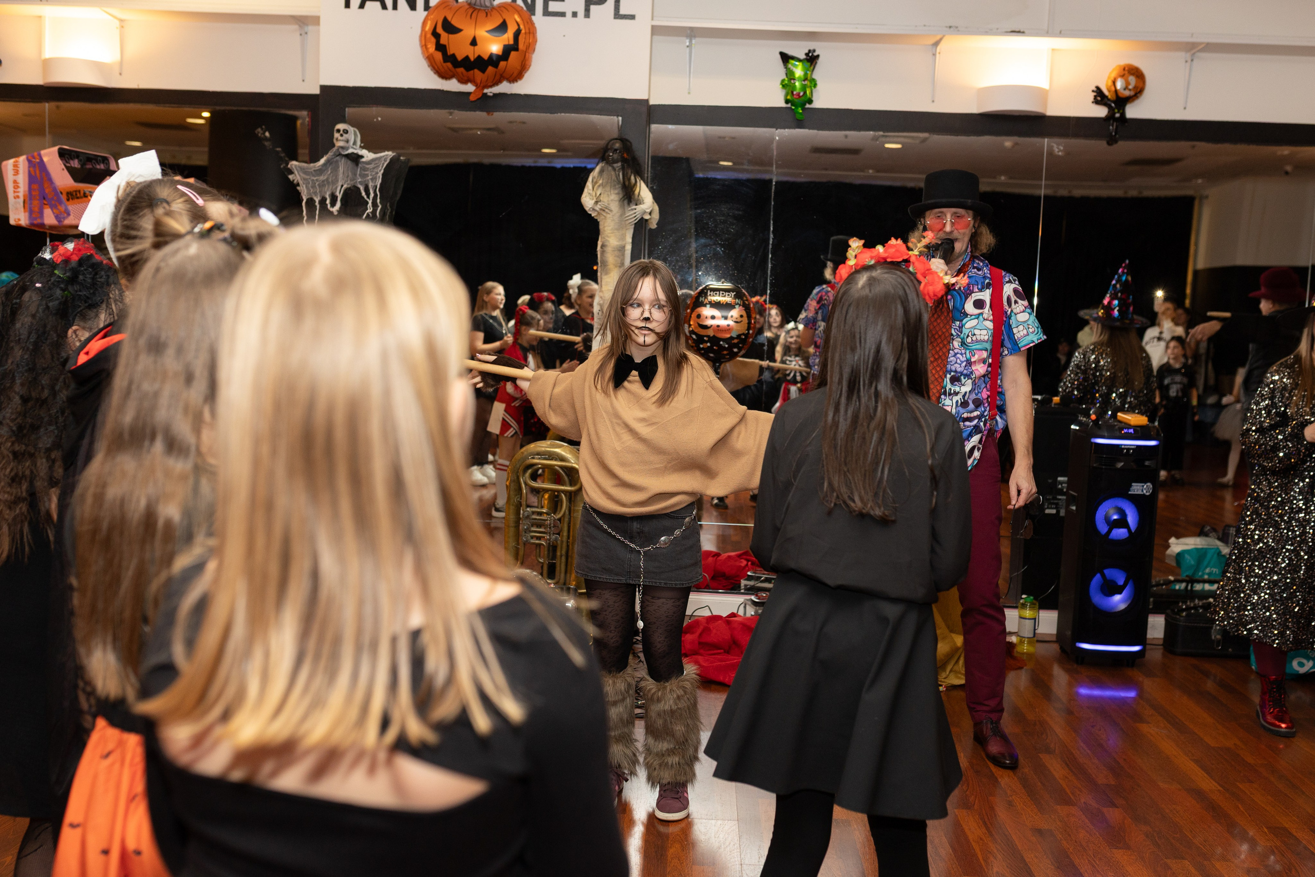 Leo dance studio Helloween 2025. Семейный и детский фотограф в Варшаве Мила Бобровская