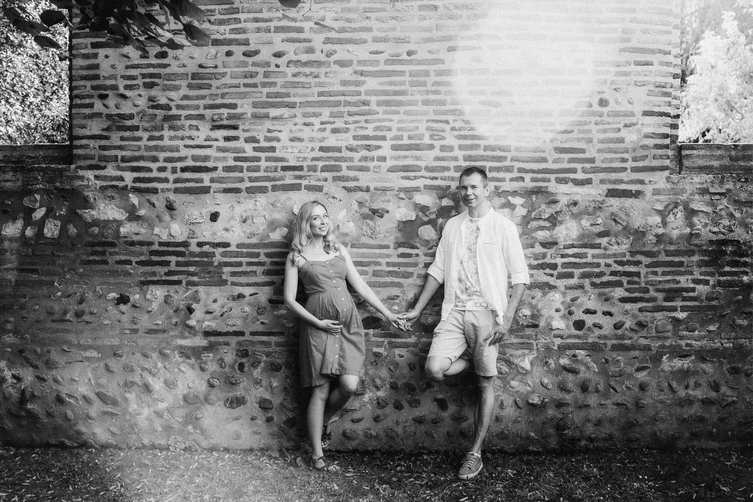 Maternity and newborn photo sessions. Eugenie Smirnova — wedding, corporate and lifestyle photographer in Toulouse and Southwest France