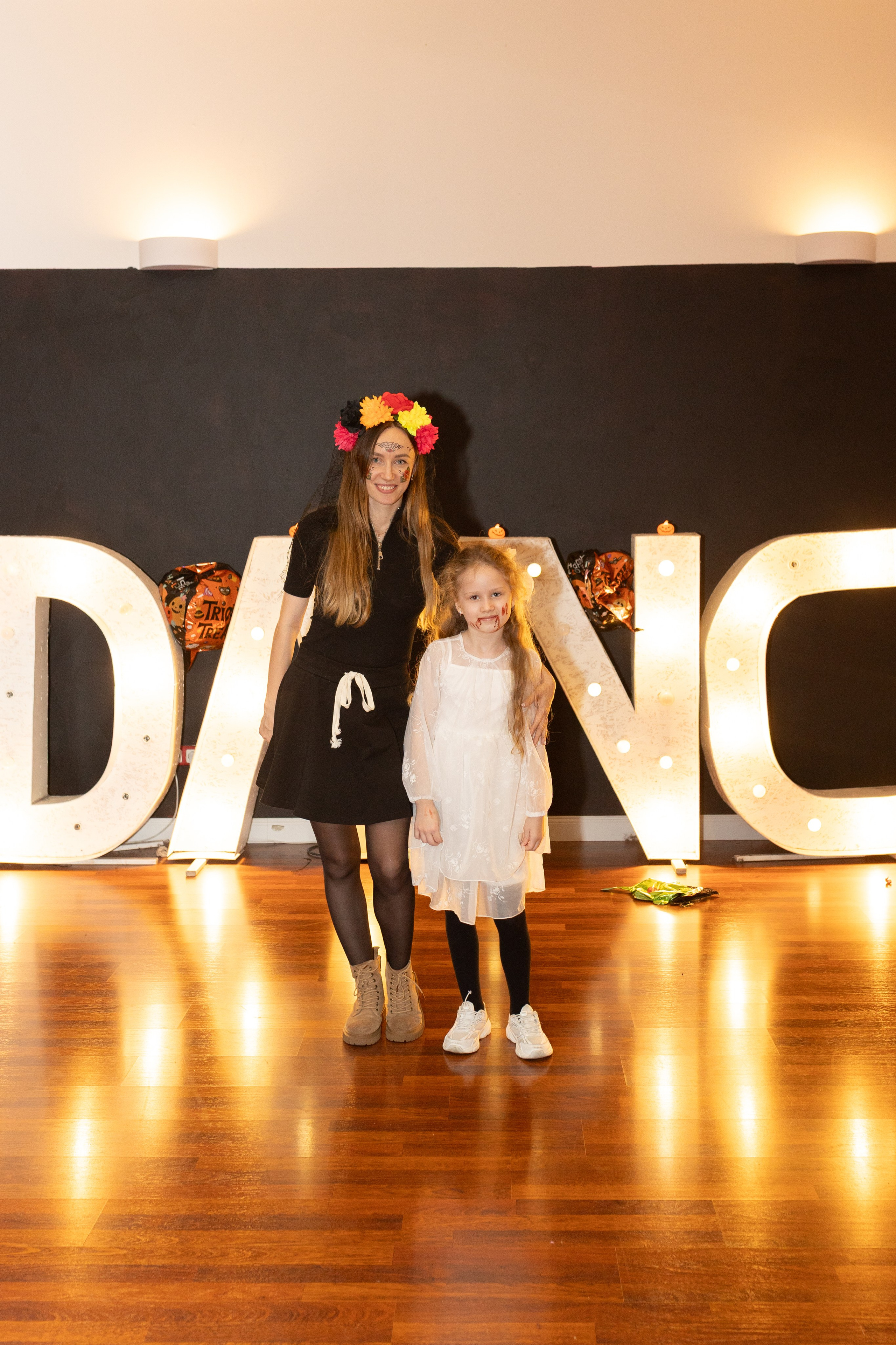 Leo dance studio Helloween 2025. Семейный и детский фотограф в Варшаве Мила Бобровская