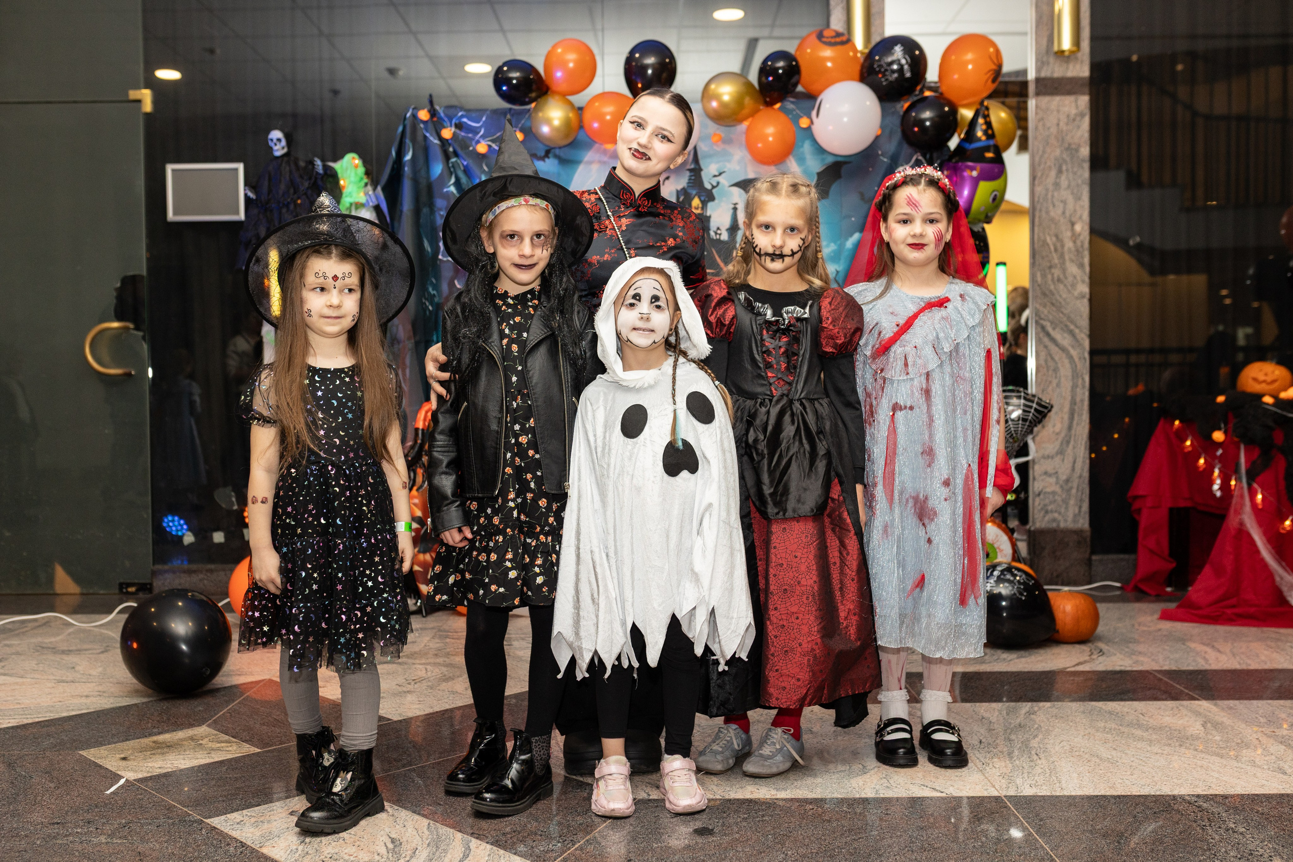 Leo dance studio Helloween 2025. Семейный и детский фотограф в Варшаве Мила Бобровская