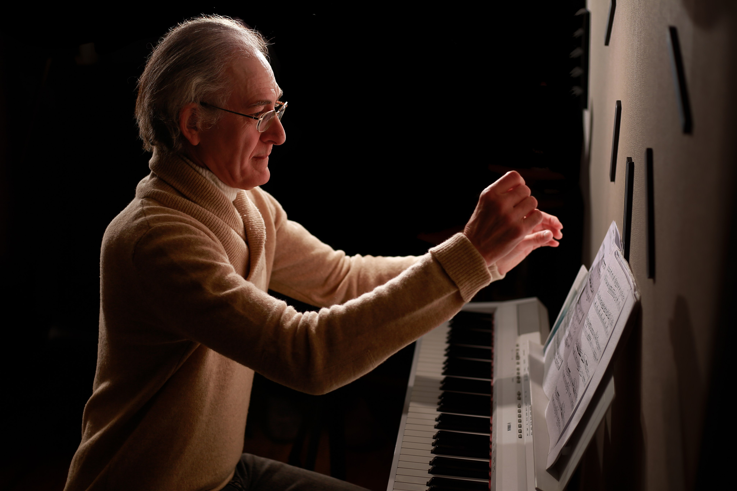 Aleksander Pustovit. Portret photographer in Switzerland Artur Magpie