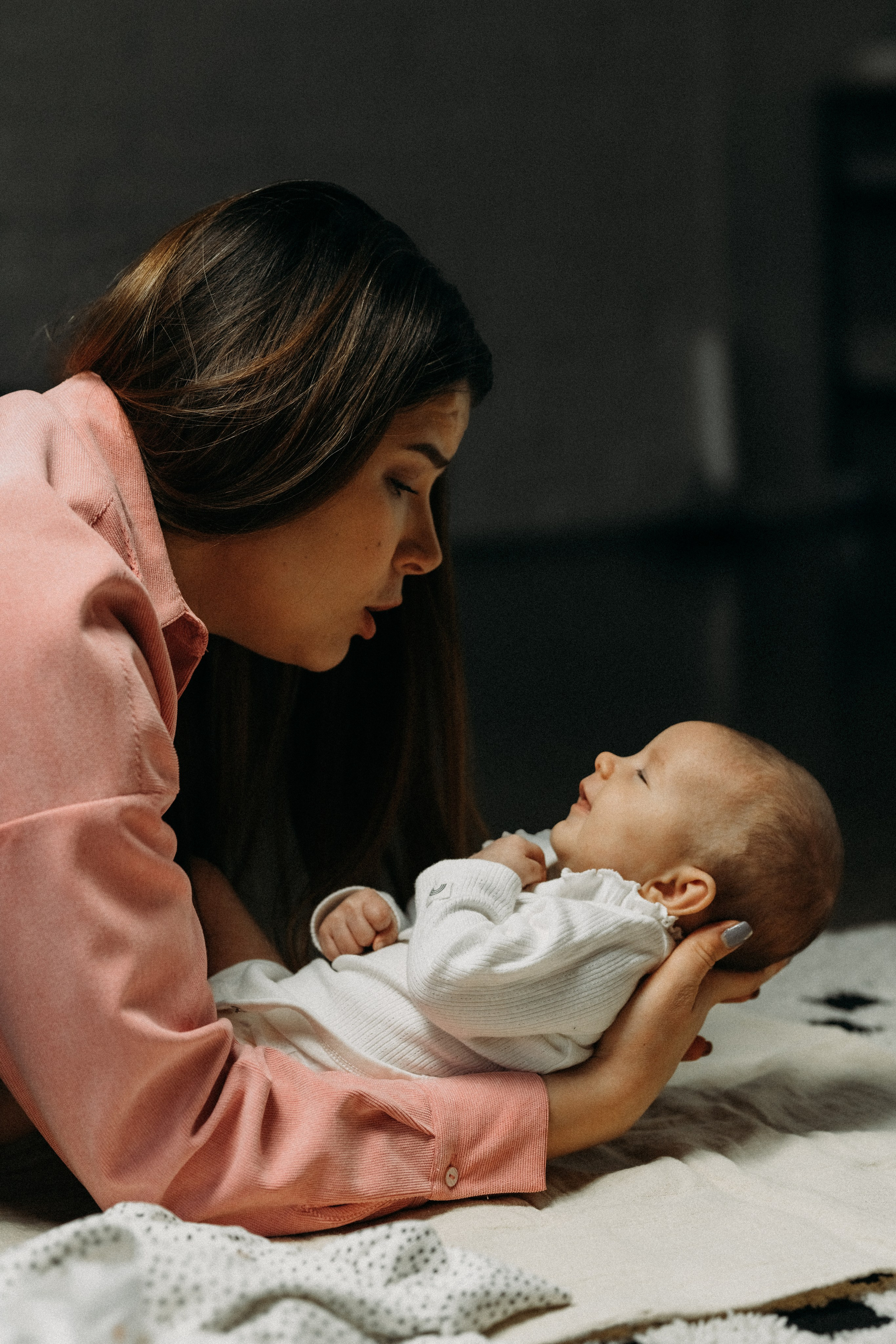 Family, bnw, photoshoot. Wedding and portrait photographer in Helsinki Vickan O