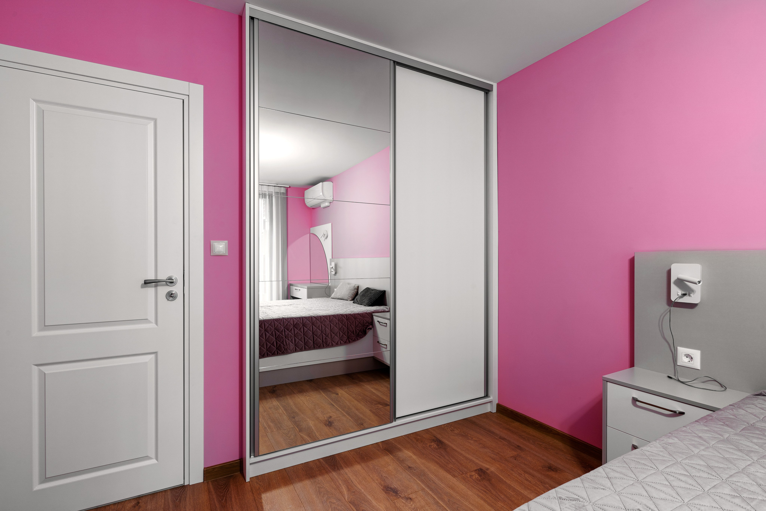 Мебели Русев-цялостно обзавеждане за апартамент. Професионален фотограф в Пловдив и областта