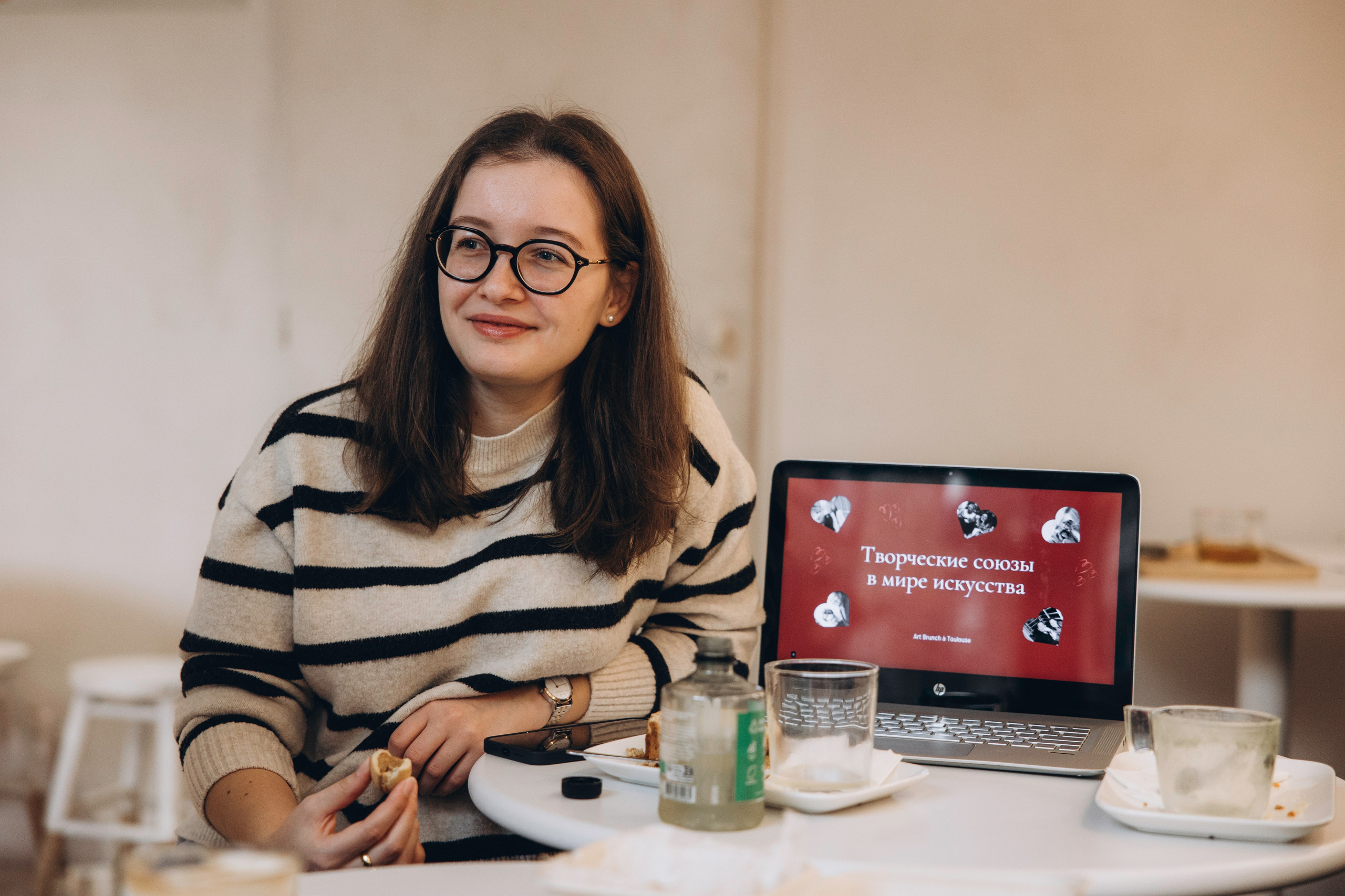 Event photo session for Art brunch Toulouse. Eugenie Smirnova — wedding, corporate and lifestyle photographer in Toulouse and Southwest France