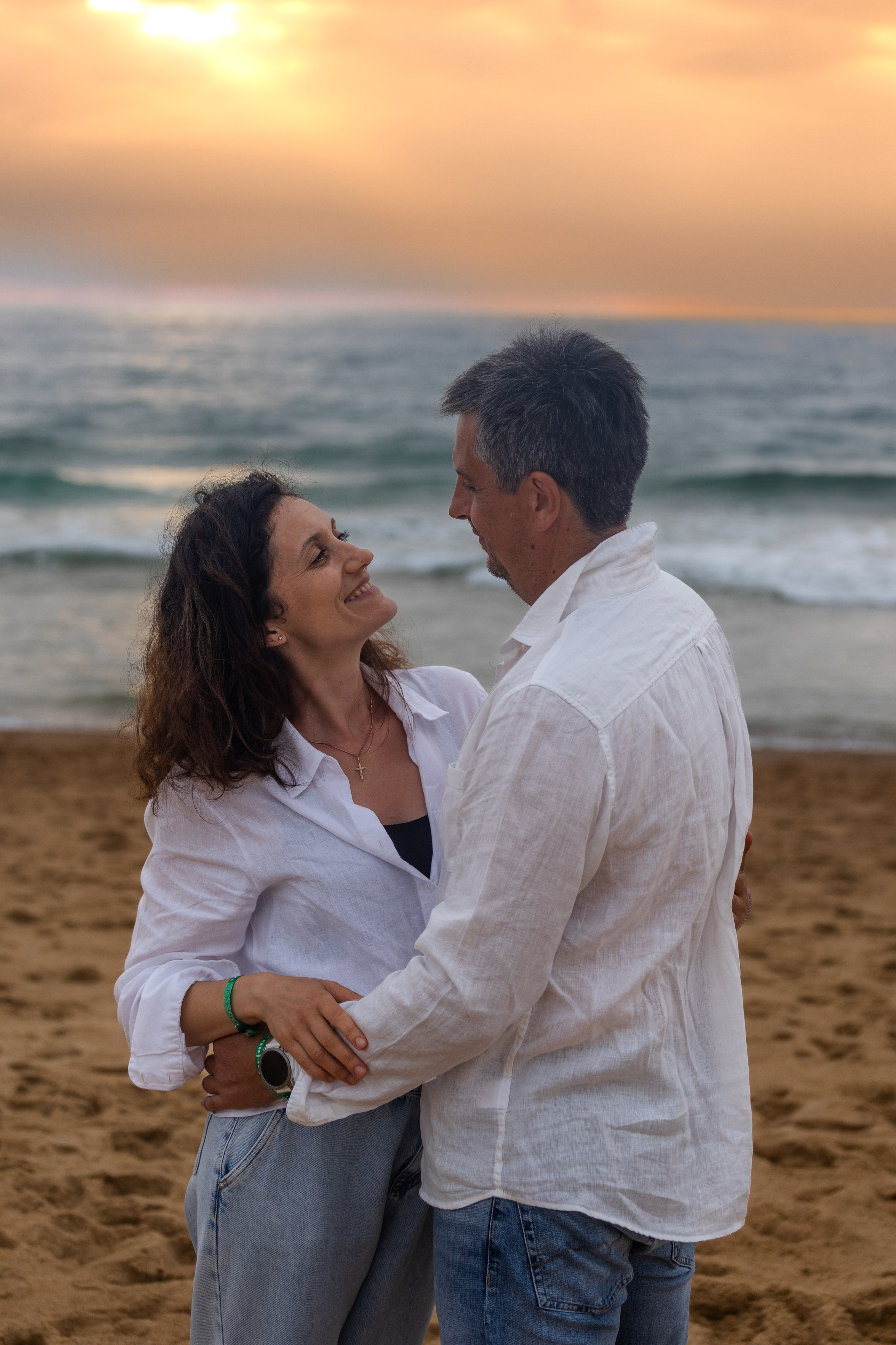 Family photoshoot by the ocean. Labenne Ocean Beach 2024. Eugenie Smirnova — wedding, corporate and lifestyle photographer in Toulouse and Southwest France