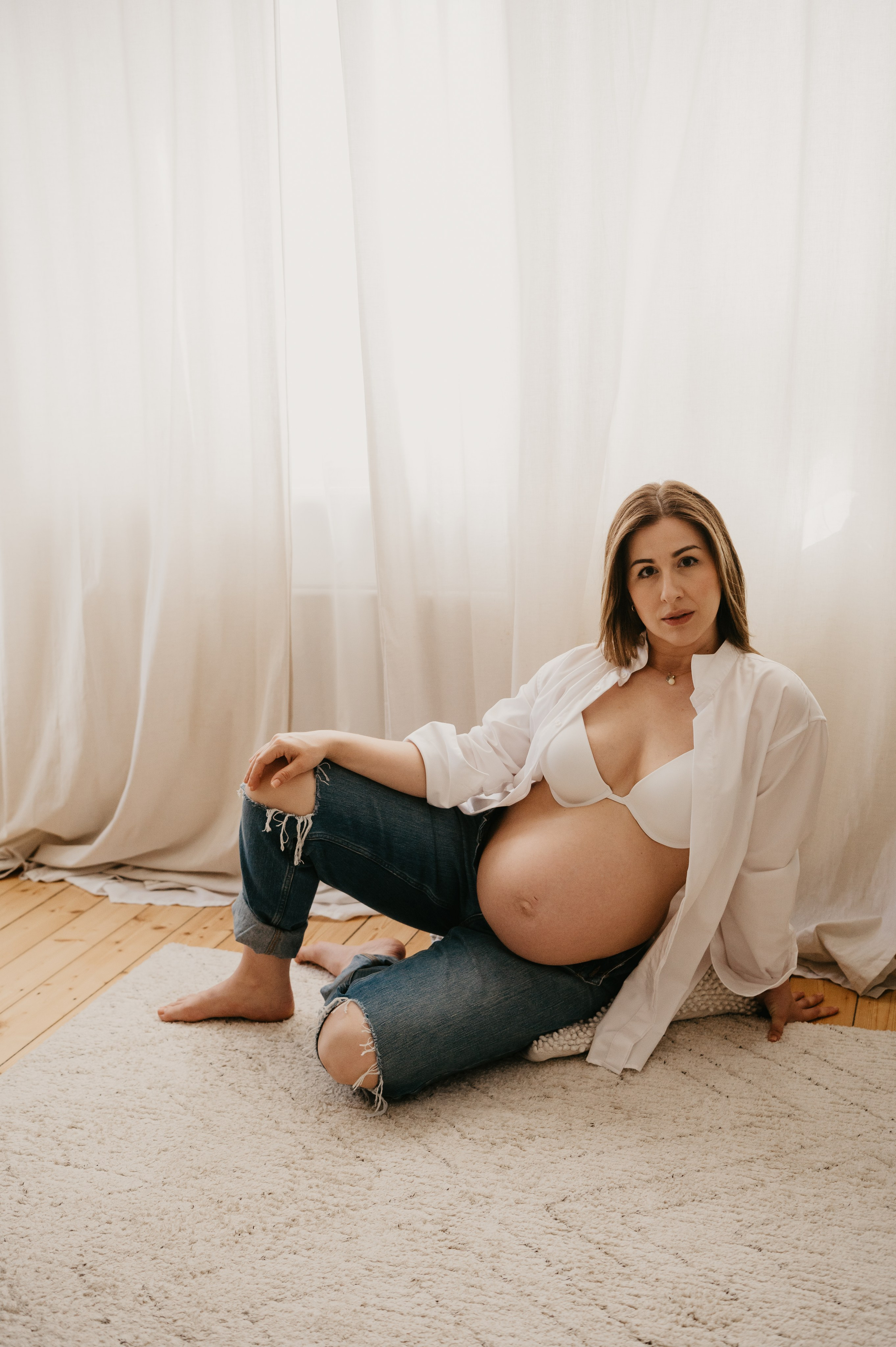 Hayley. Maternity Newborn and Family photographer Hamburg Claire Hambley