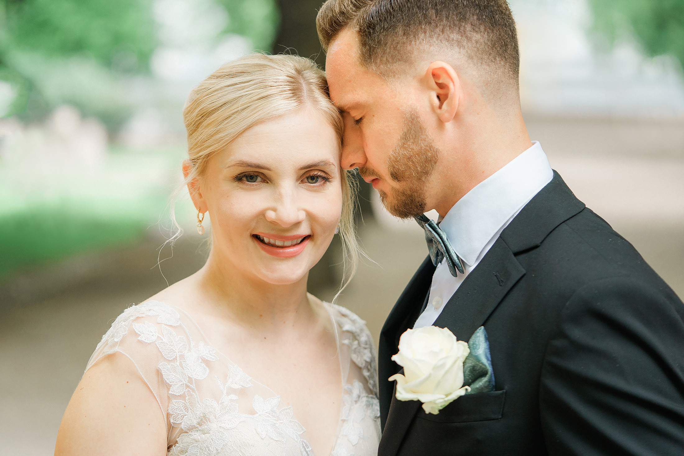 M&P, häävalokuvaus Klaus K, Rake-sali ja Helsingin vanha kirkko