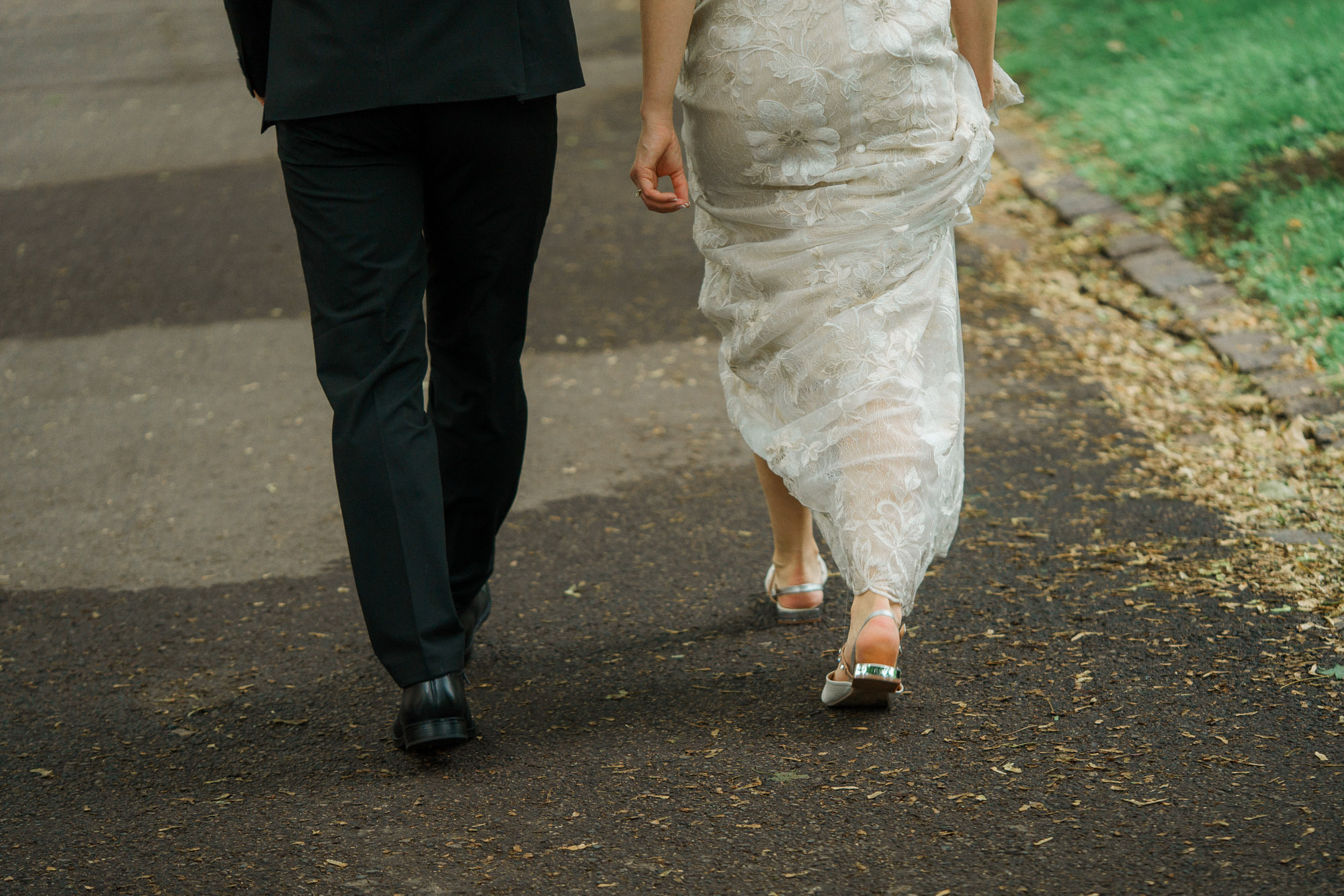 M&P, häävalokuvaus Klaus K, Rake-sali ja Helsingin vanha kirkko