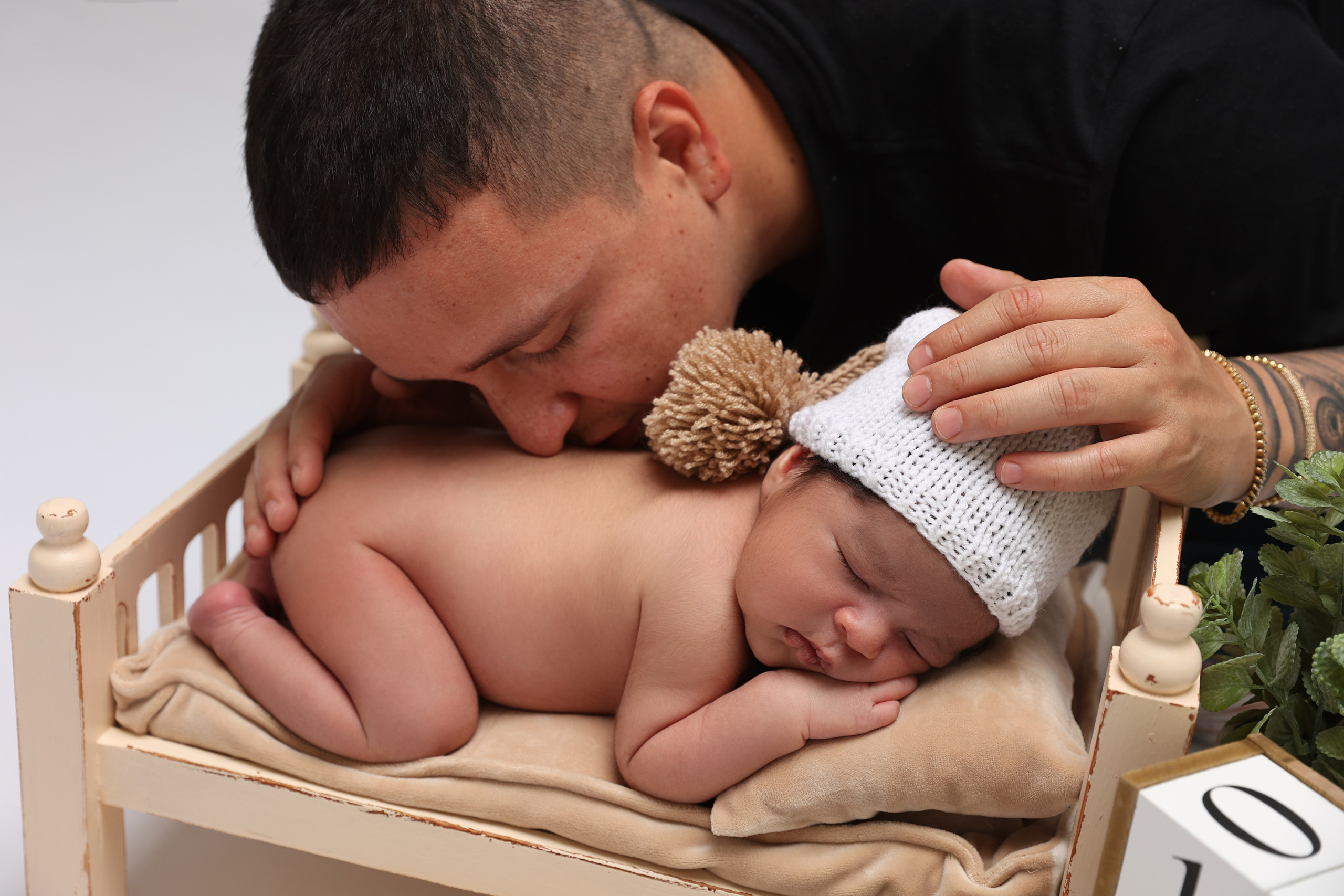 Nueva Sesión Embarazo En Estudio. Fotografía de Eventos, Embarazo y Familiar en Pirineos