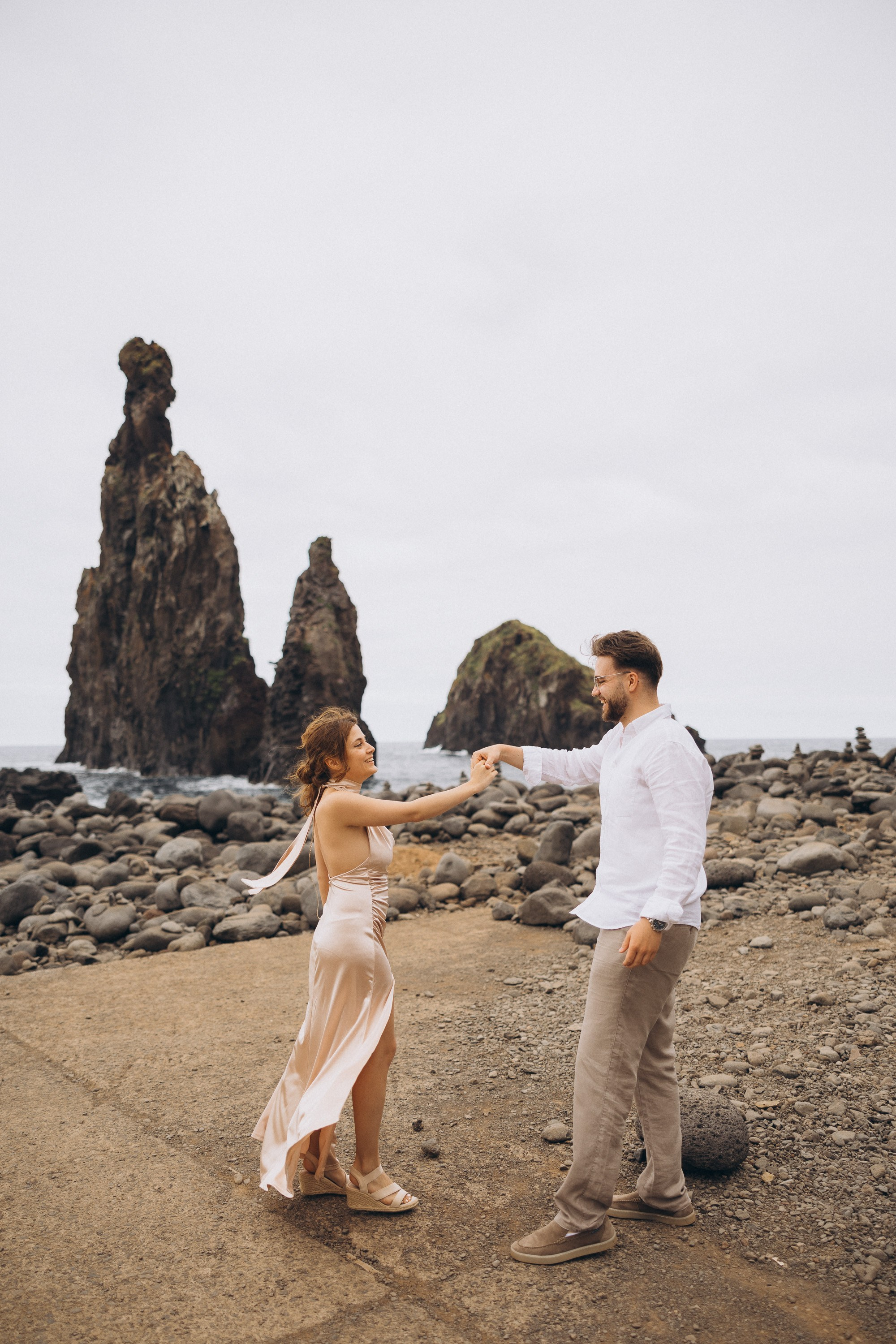 Romantic surprise proposal in Ribeira da Janela, Madeira – couple photography on the cliffs by the ocean