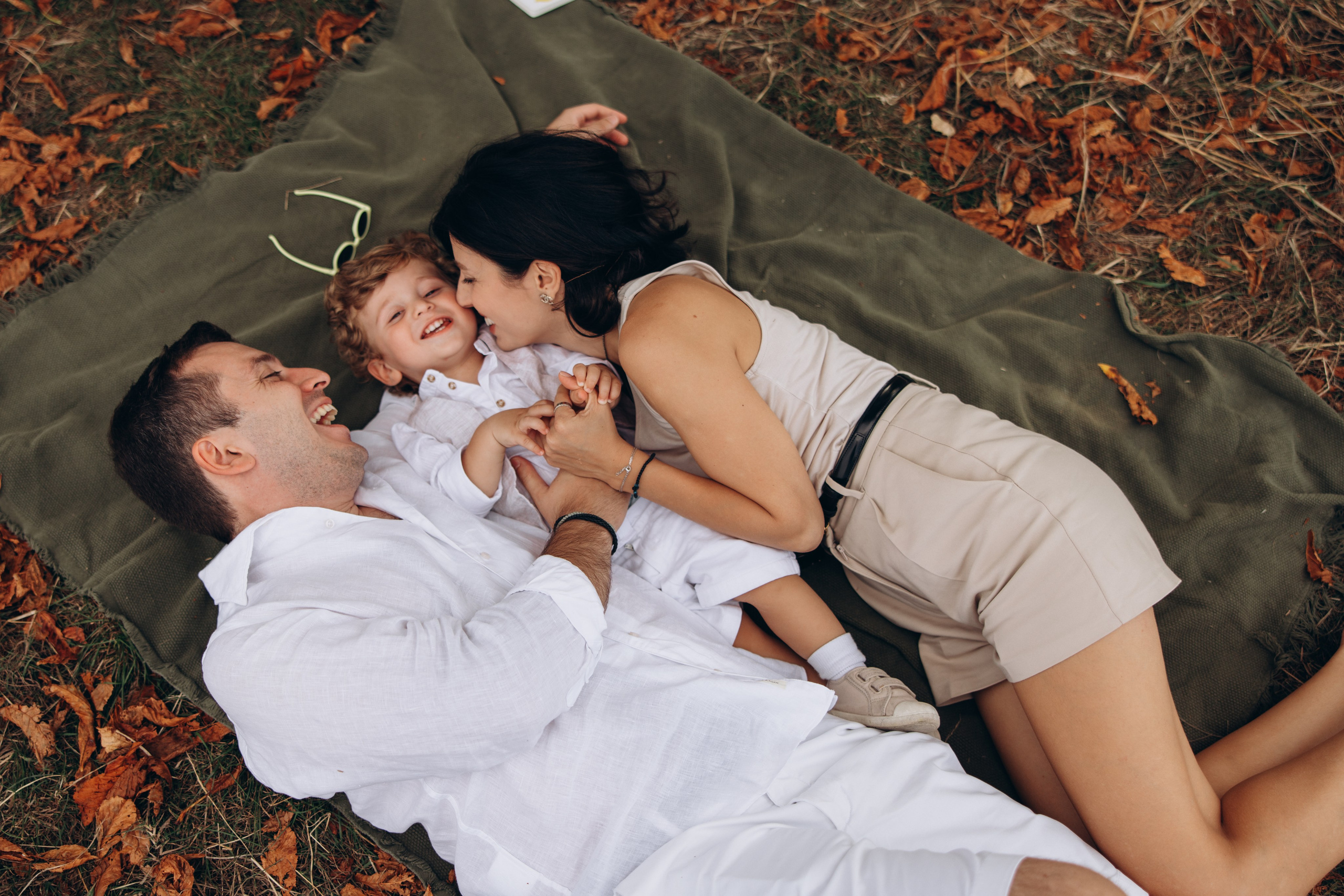 Valerik with parents (Hyde park). Anastasia Klink, Photographer in London