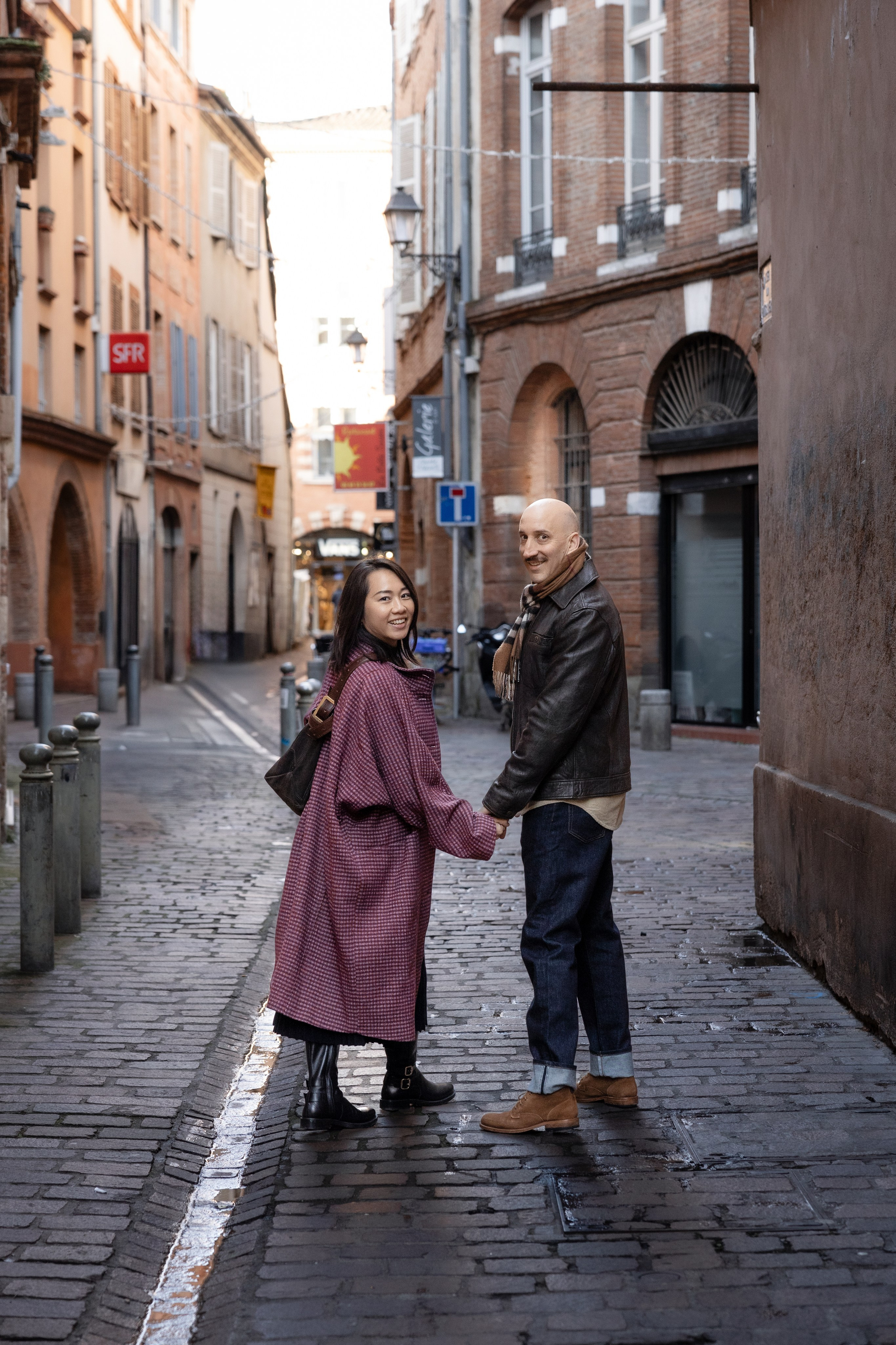 Christmas maternity photo session in Toulouse. Eugenie Smirnova — wedding, corporate and lifestyle photographer in Toulouse and Southwest France