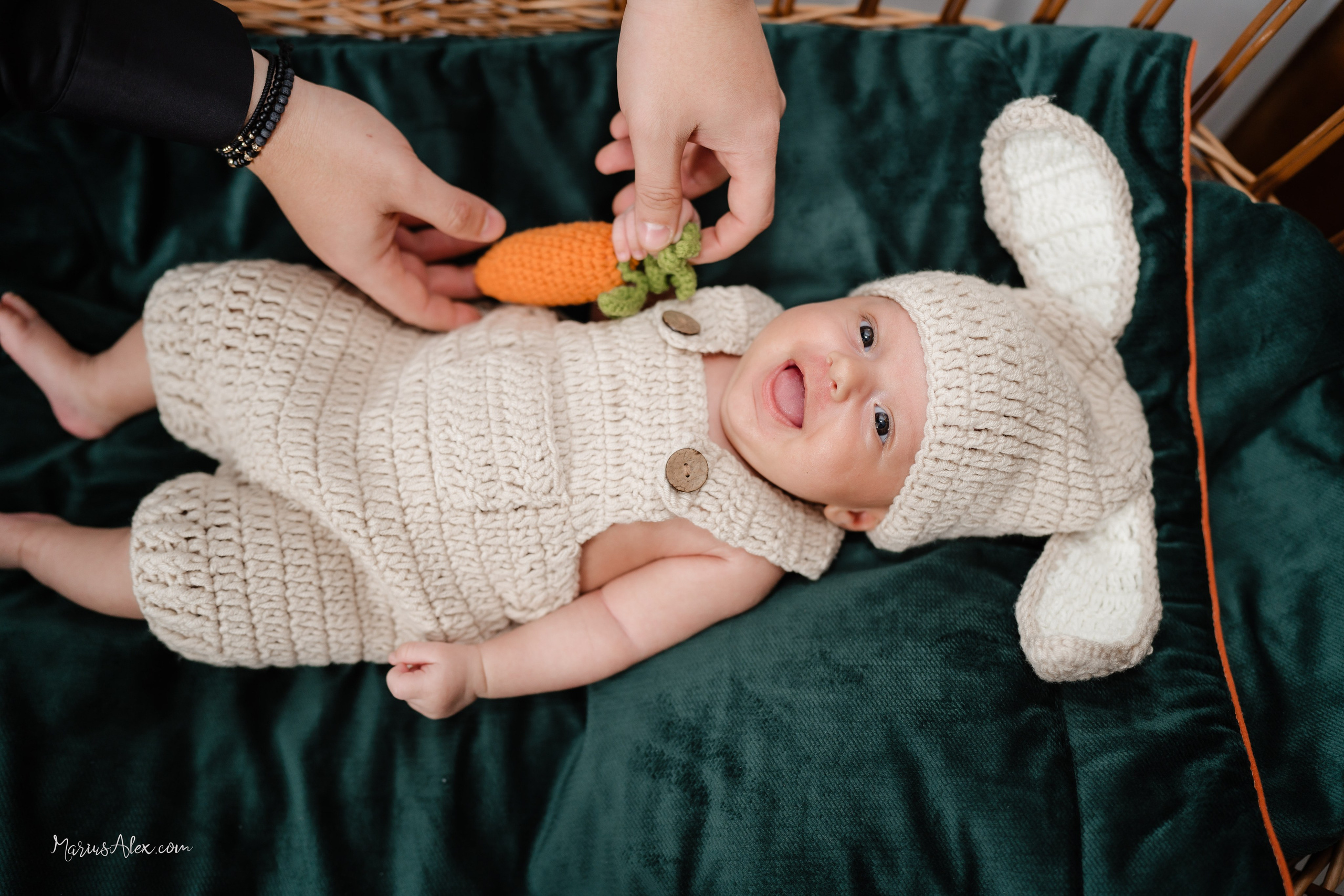 Micutul Mathias - Cel mai distractiv botez. Marius Alex fotograf de eveniment si portret din Suceava