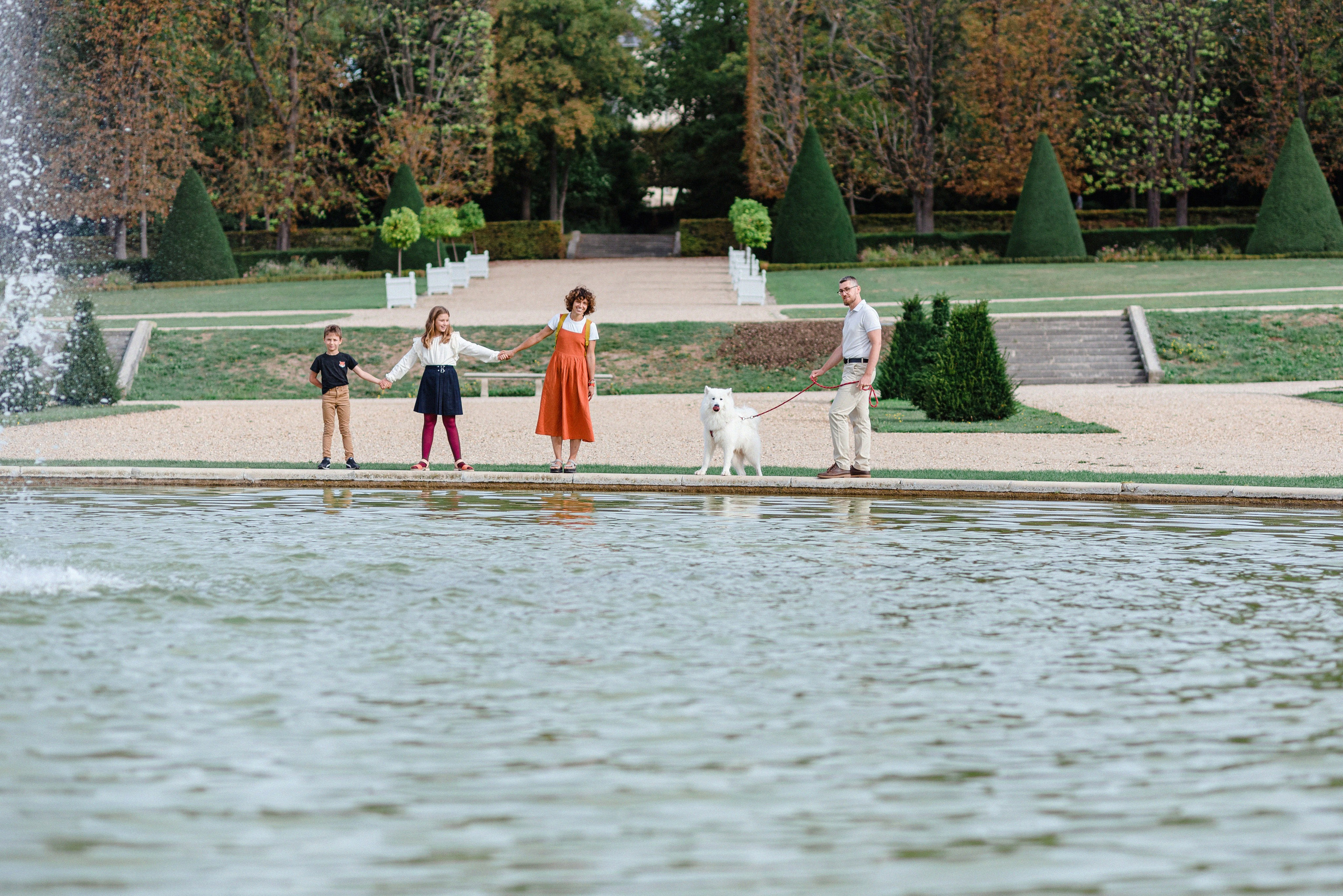 Autumn family photoshoot in a Parisian park. Ksenia Marchand/ Lifestyle photographer in Paris
