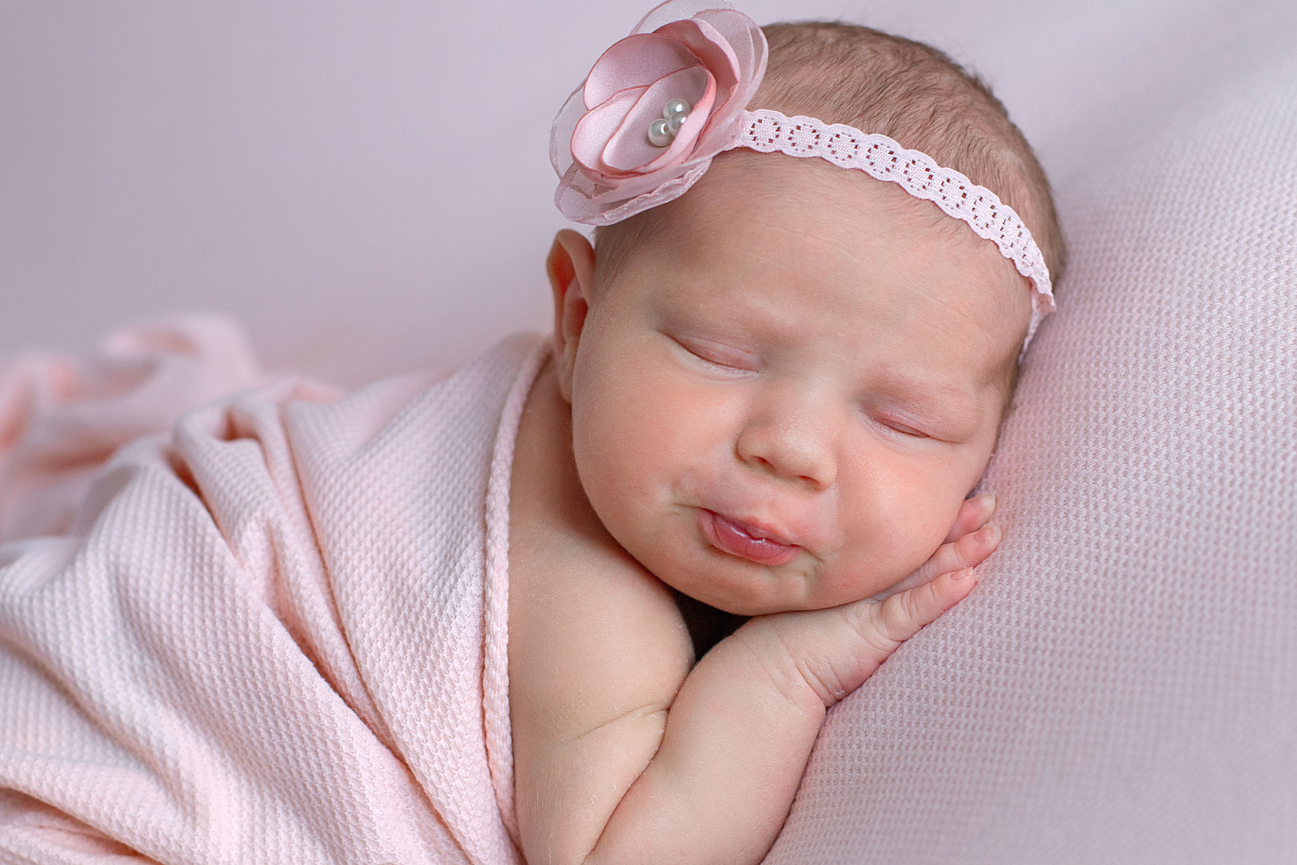 Newborn классическая. Детский и семейный фотограф в г. Бельцы