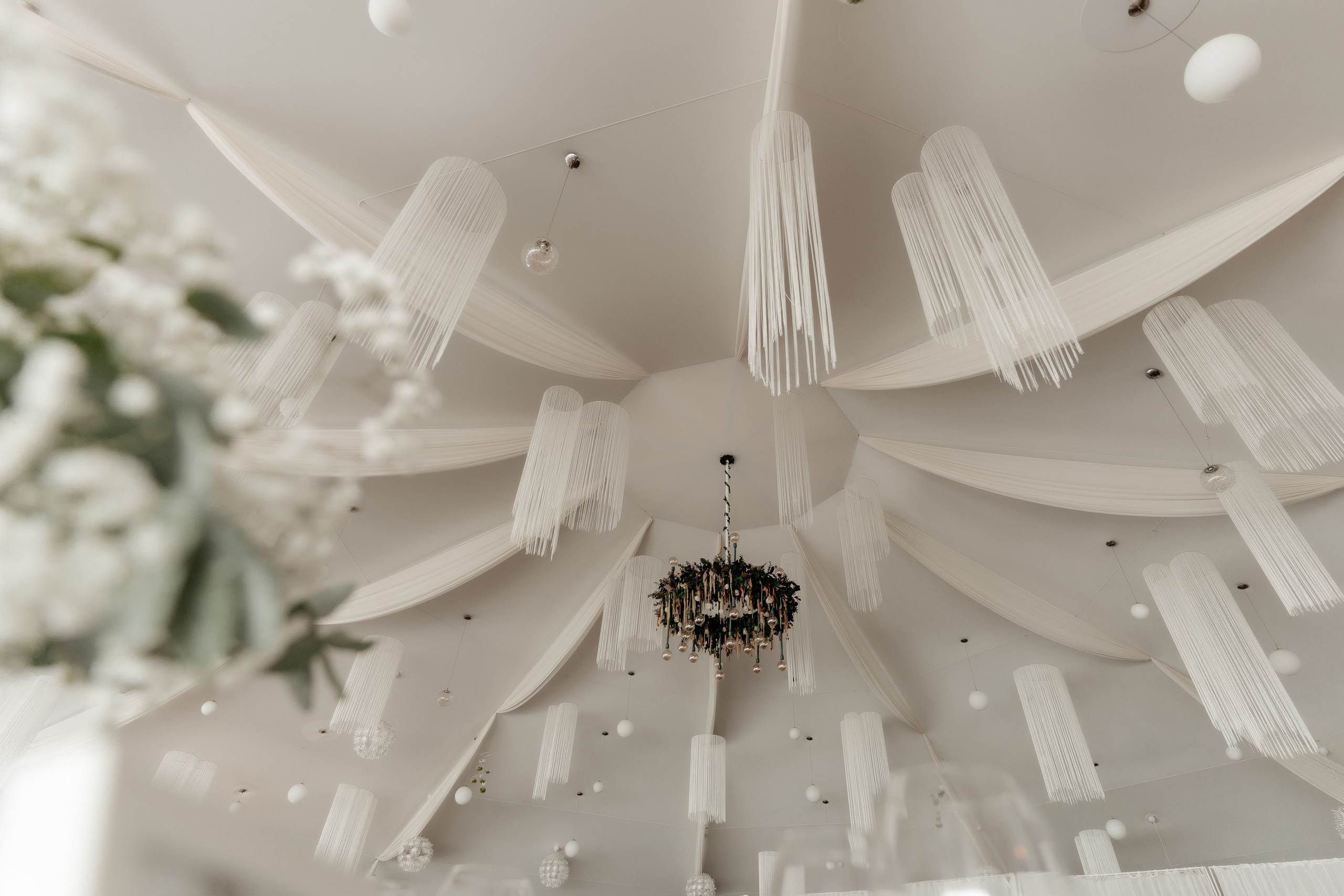 Cununie civila in aer liber si sedinta foto de cuplu. Proud Vision Weddings | Wedding Photography & Film — Servicii profesionale Foto Video Nunta Iasi