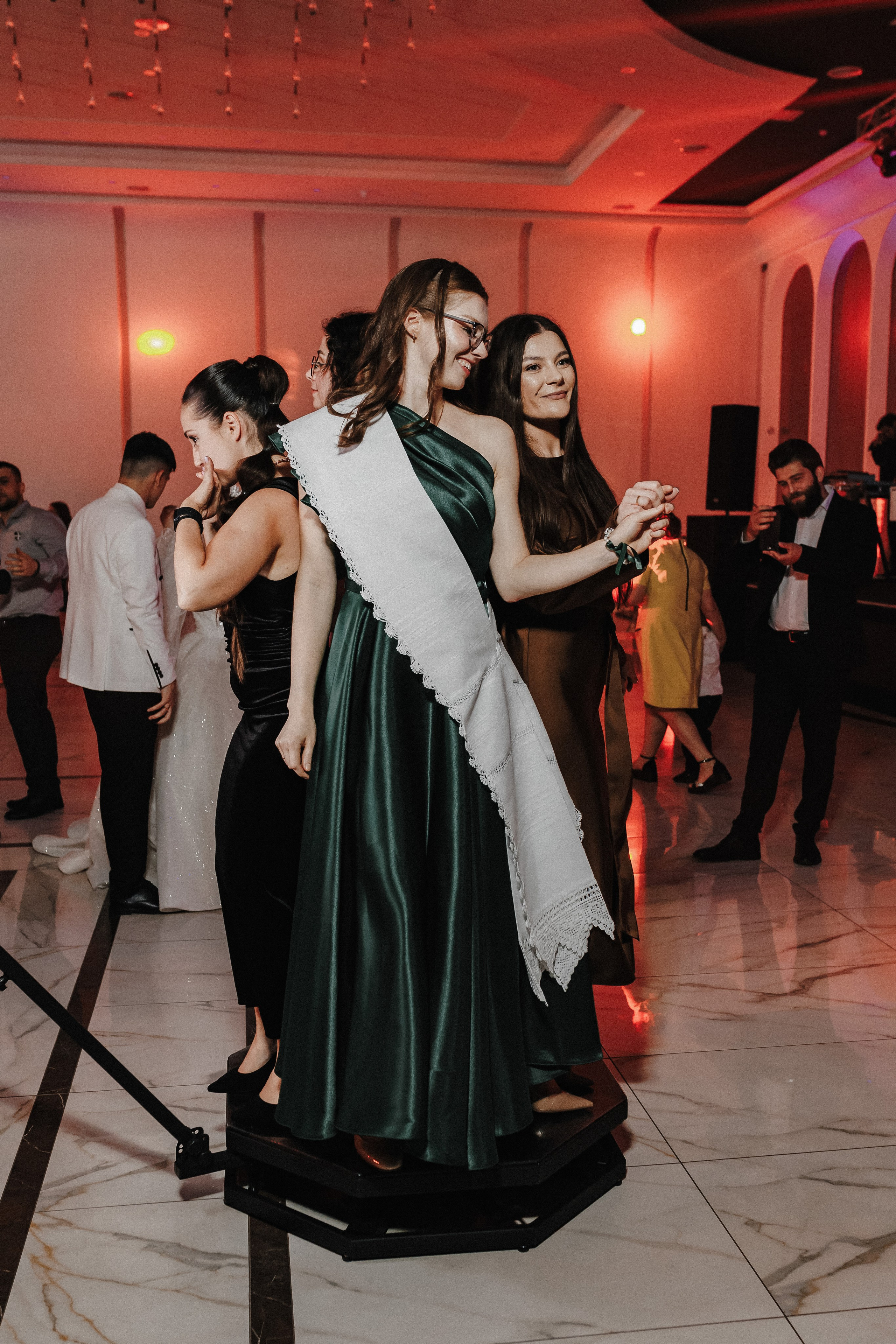 Спиннер 360° на свадьбу. Standart Studio — Услуги фото видео на свадьбу Молдова Кишинев