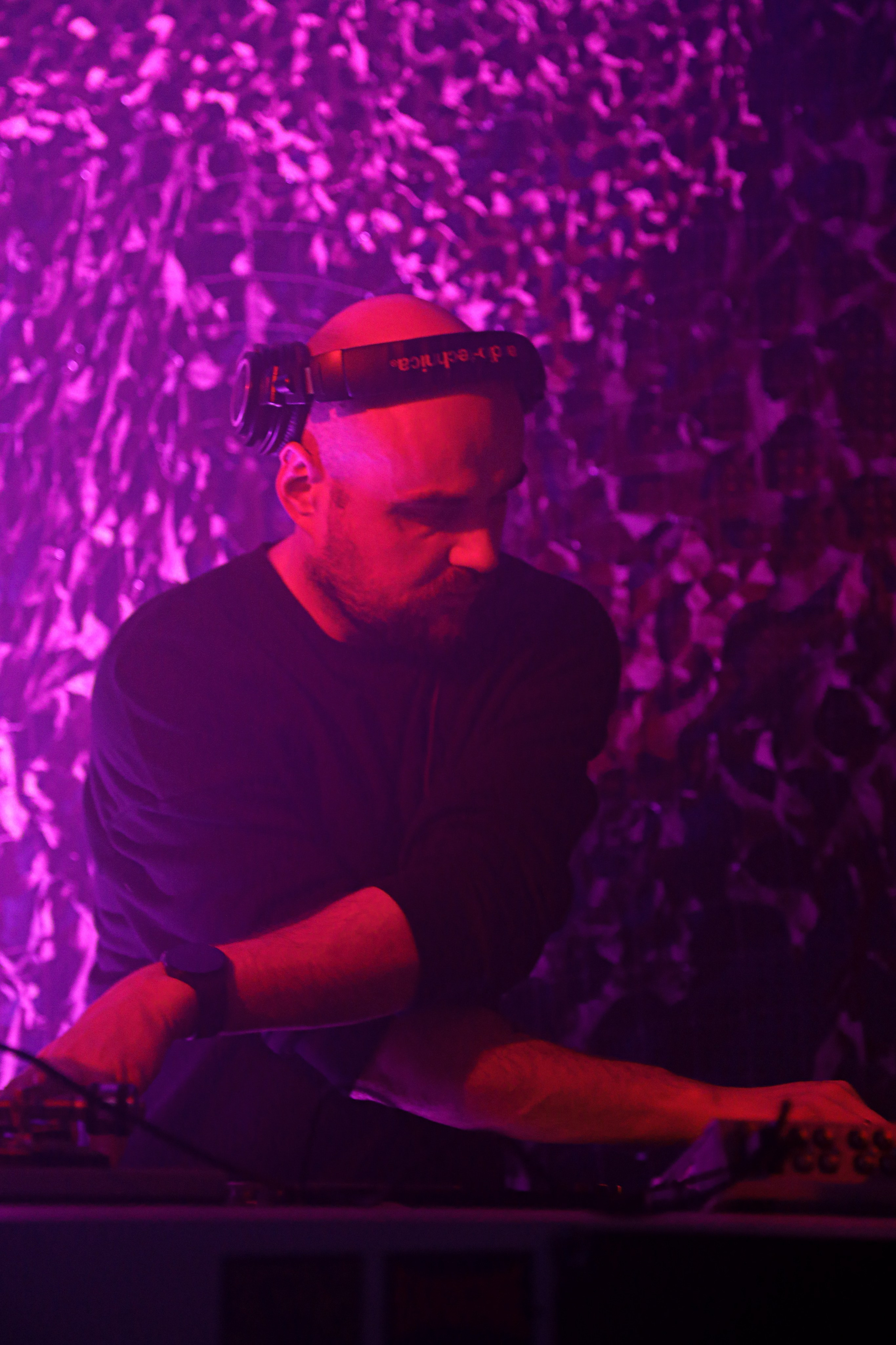 Music Event Photography — Live Shows & Behind the Scenes. Lifestyle & Documentary Photography in Bristol, Bath & London — def0cused