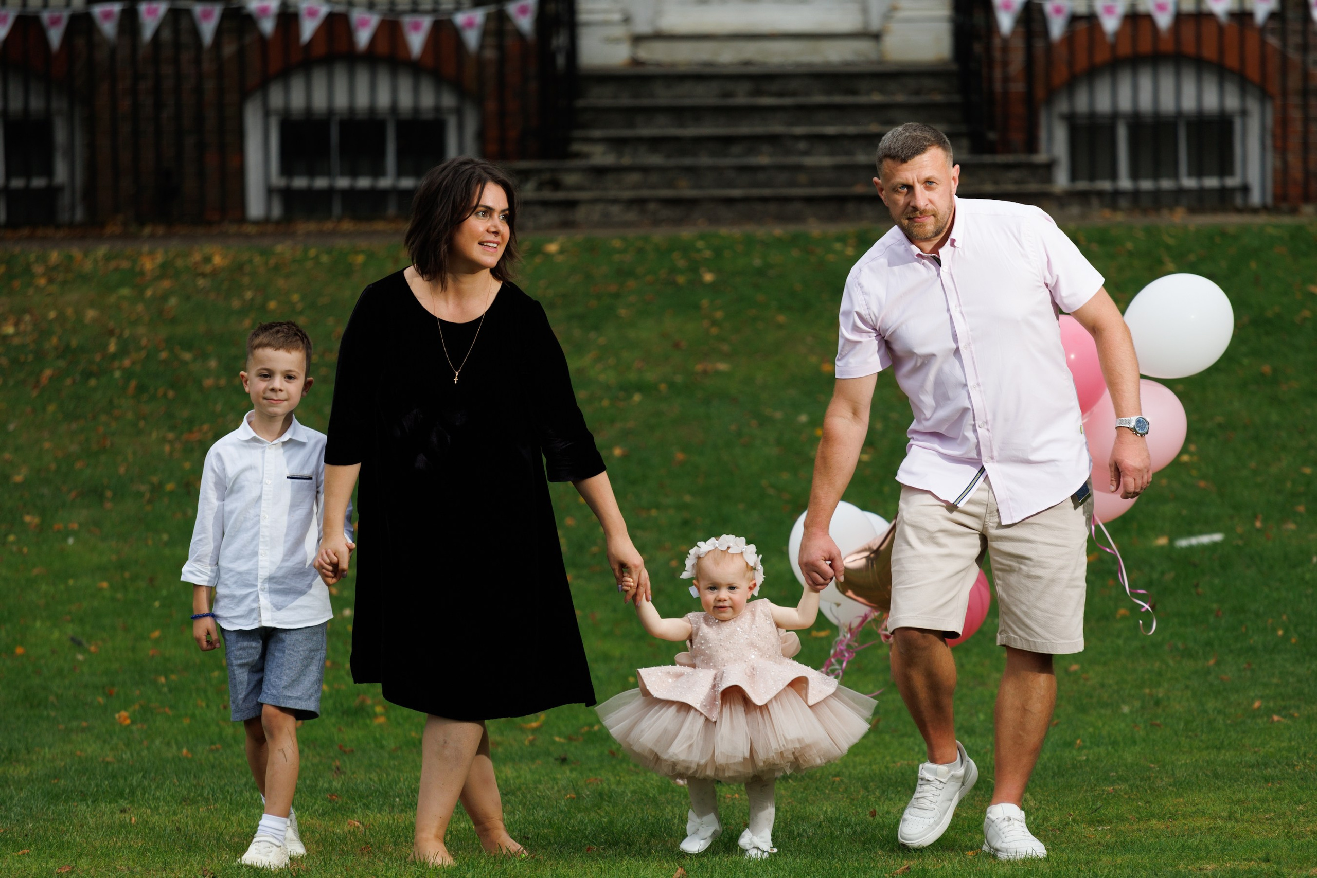 Family Portraits. Https://valphoto.wfolio.pro/