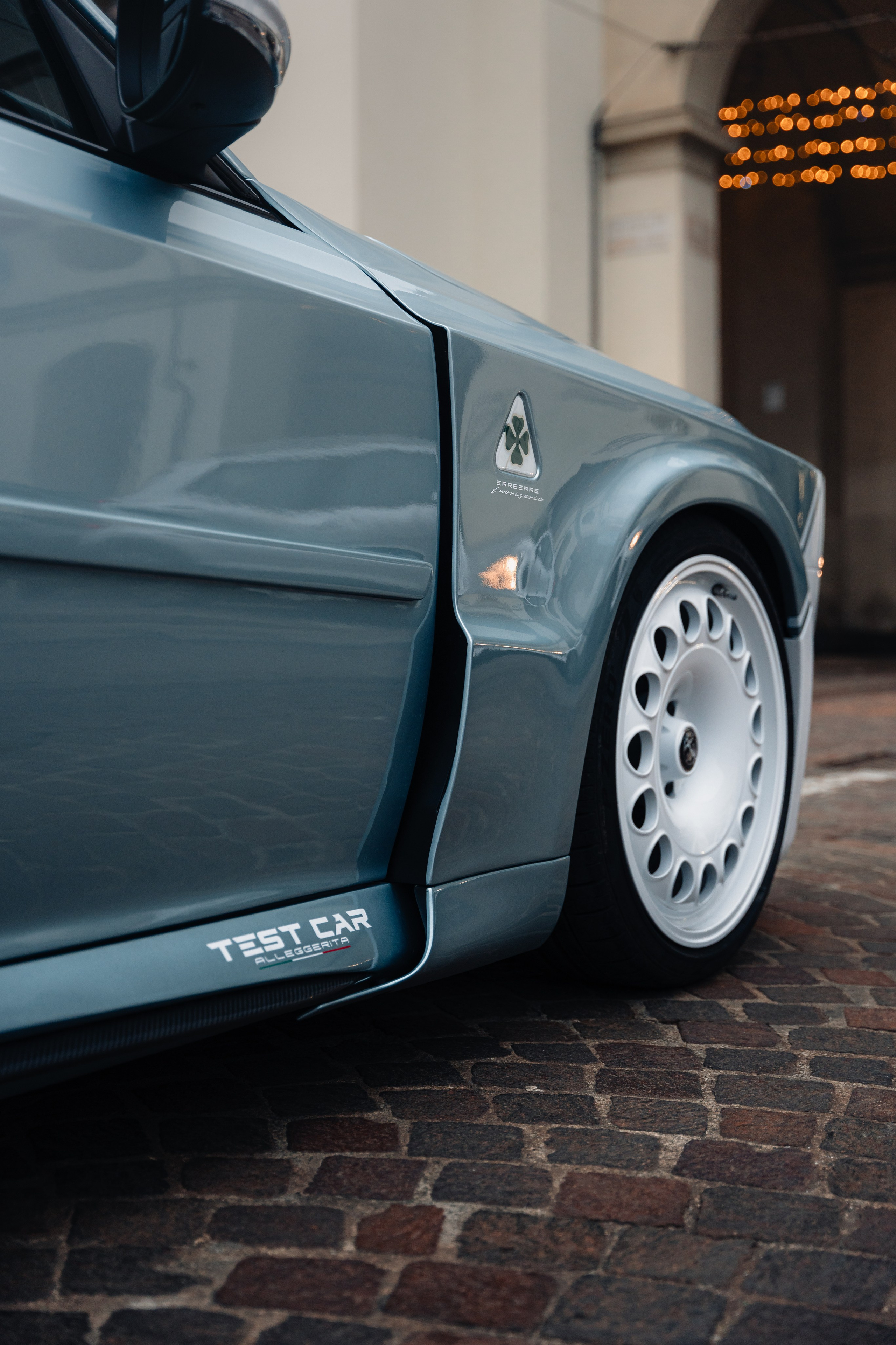 Afla Romeo Giulia ErreErre Fuoriserie. Photographe de voitures à Paris — Vitalii Motruk