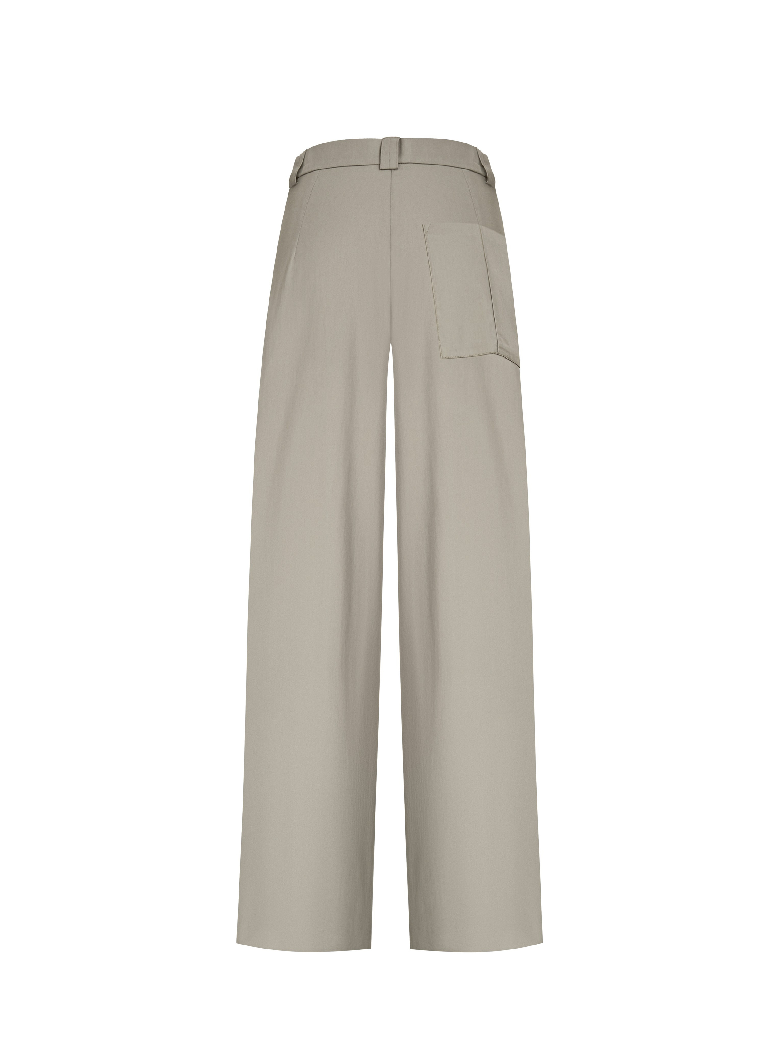 High-quality images of seasonal fashion collections